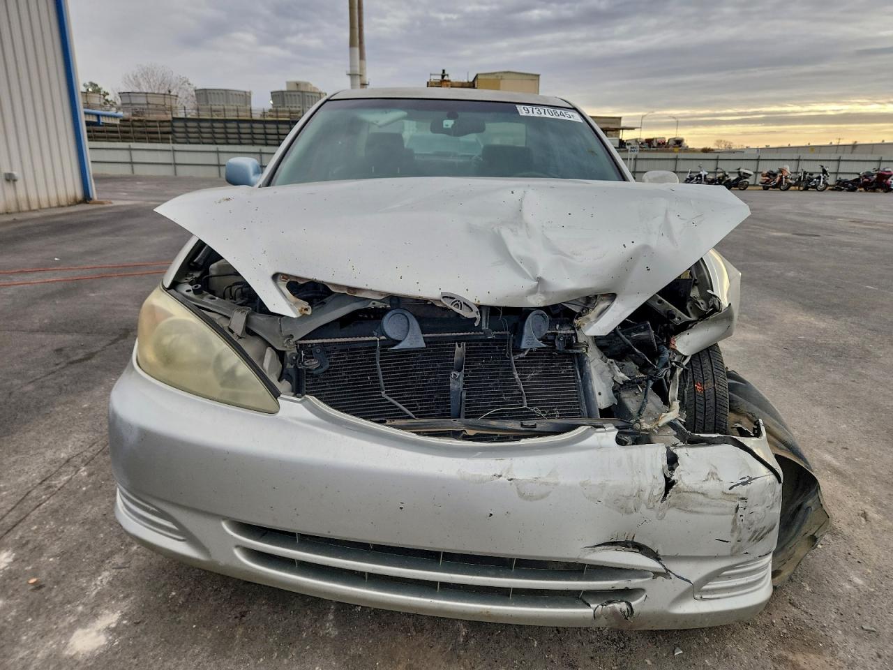 2002 TOYOTA CAMRY LE photo 5