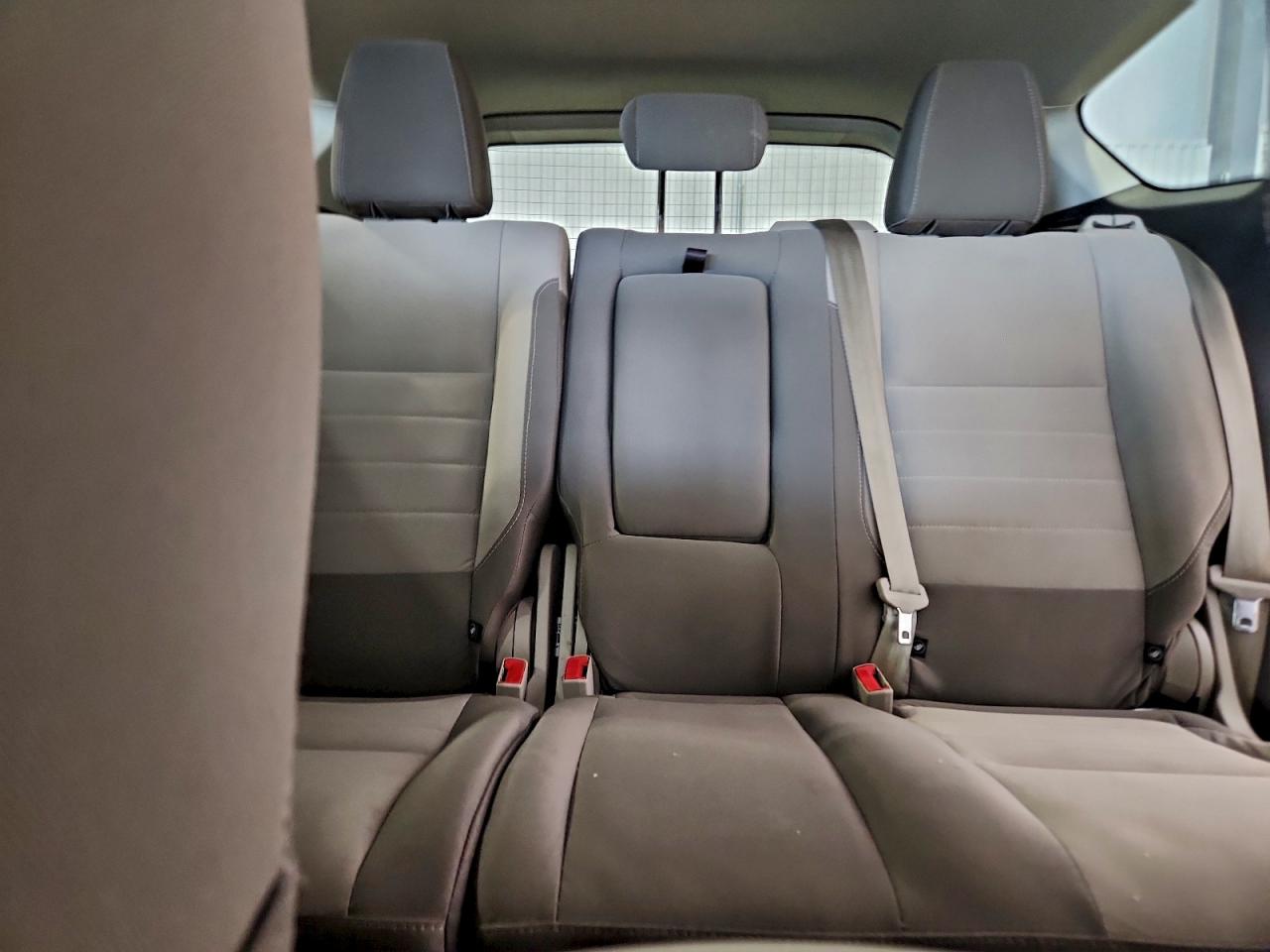 2016 FORD ESCAPE SE photo 19