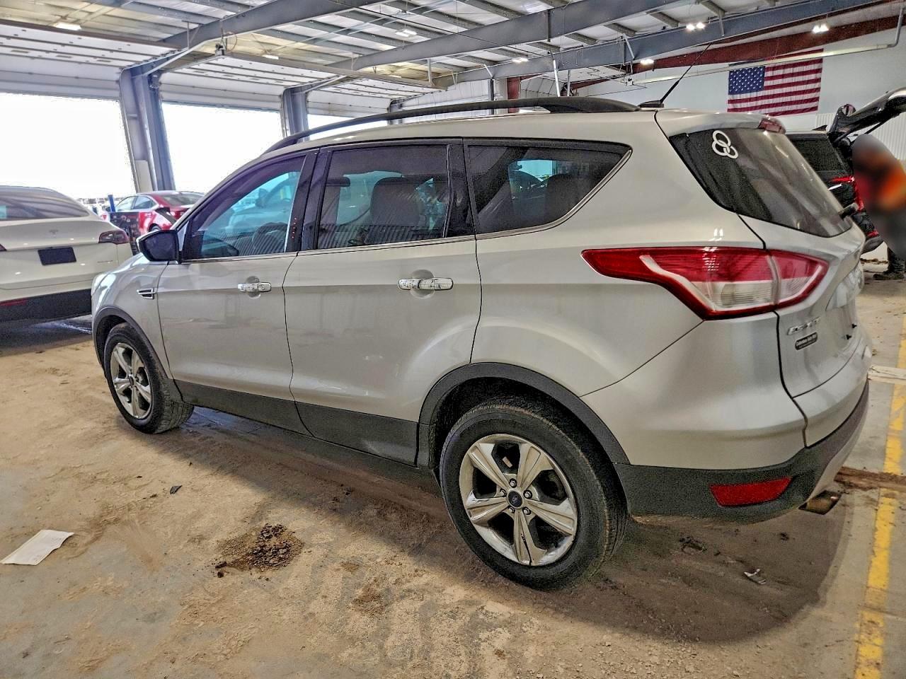 2016 FORD ESCAPE SE photo 3