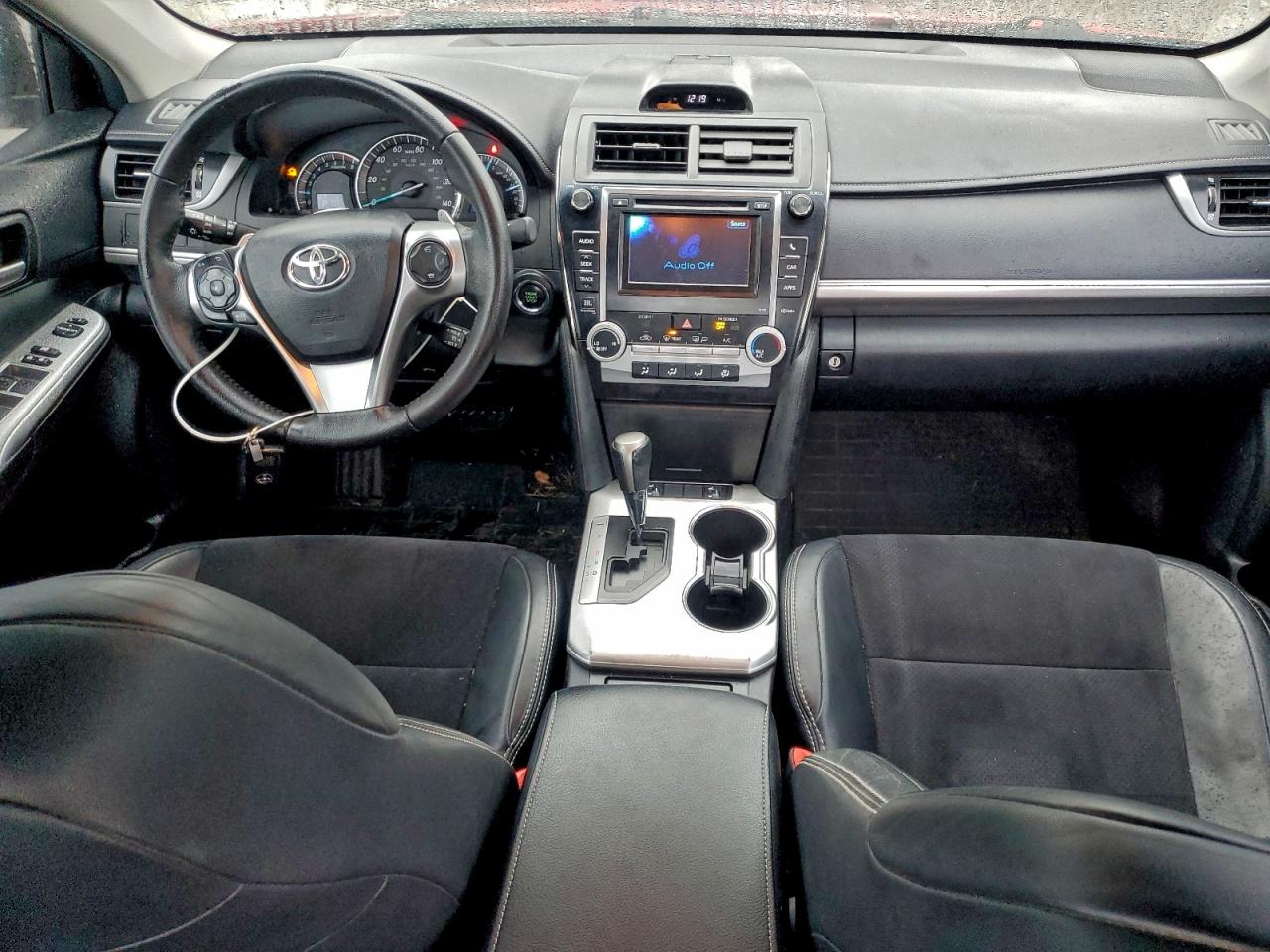 2012 TOYOTA CAMRY SE photo 15
