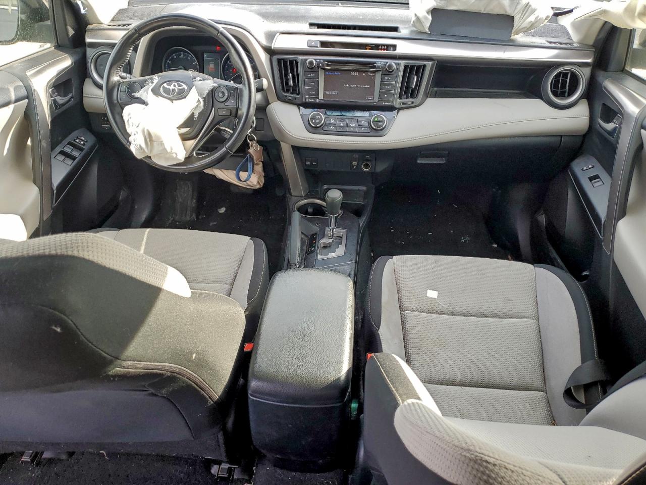 2017 TOYOTA RAV4 XLE photo 15
