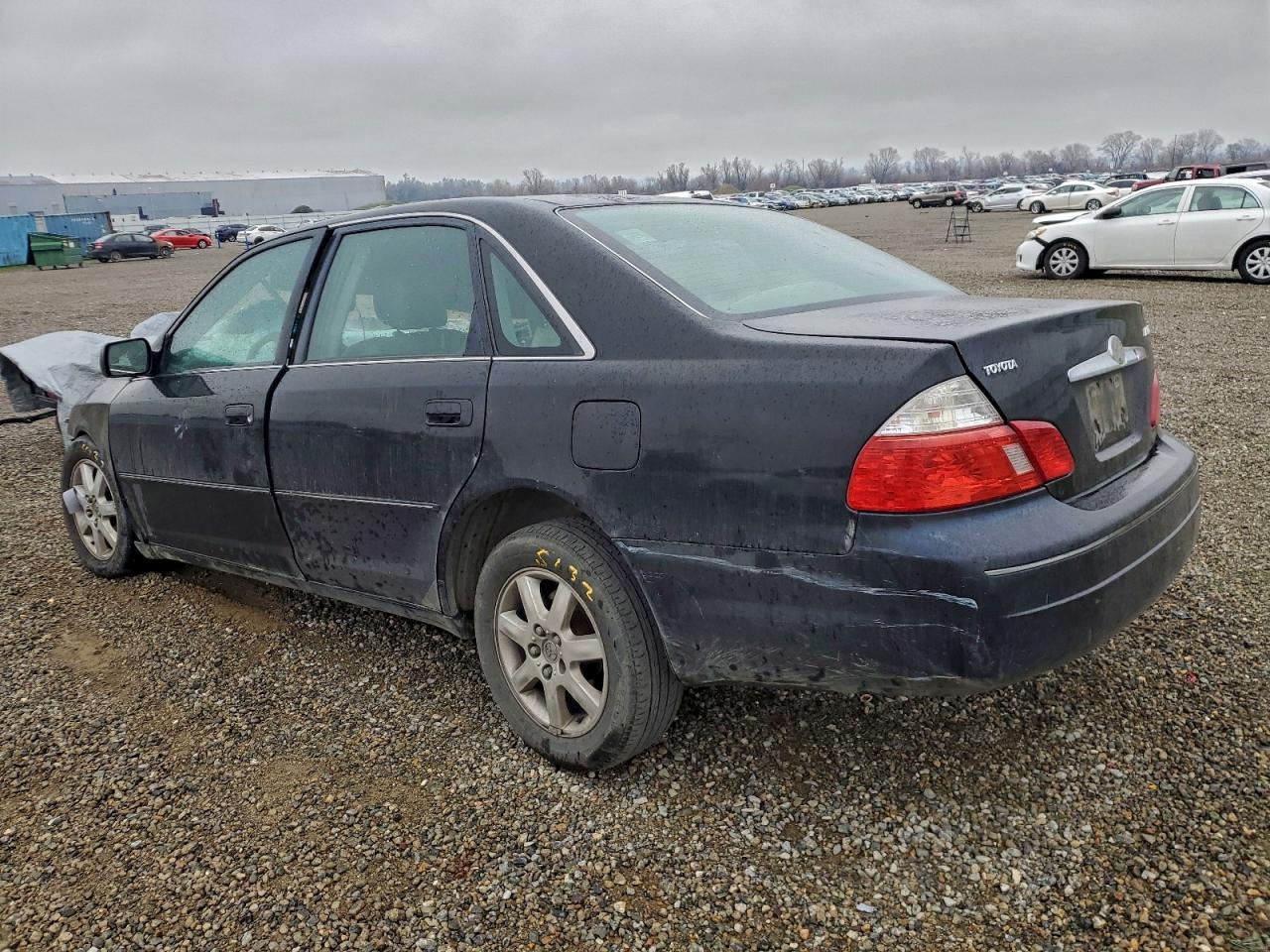 2003 TOYOTA AVALON XL photo 3