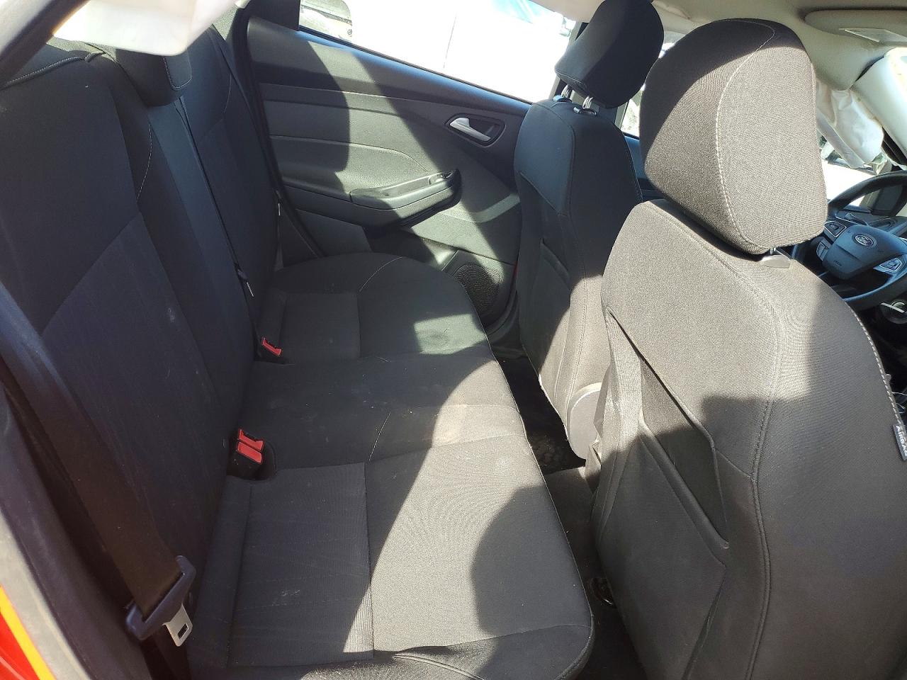 2017 FORD FOCUS photo 10