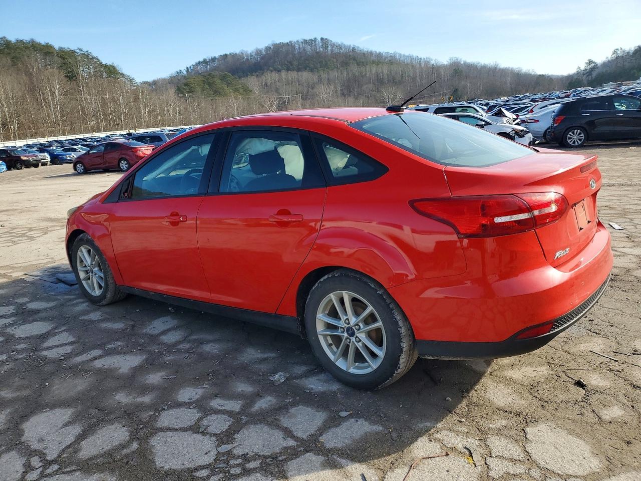 2017 FORD FOCUS photo 2