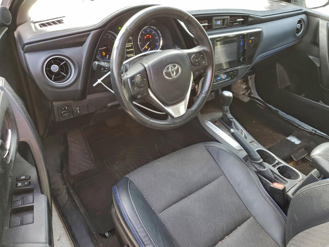 2017 TOYOTA COROLLA L photo 8