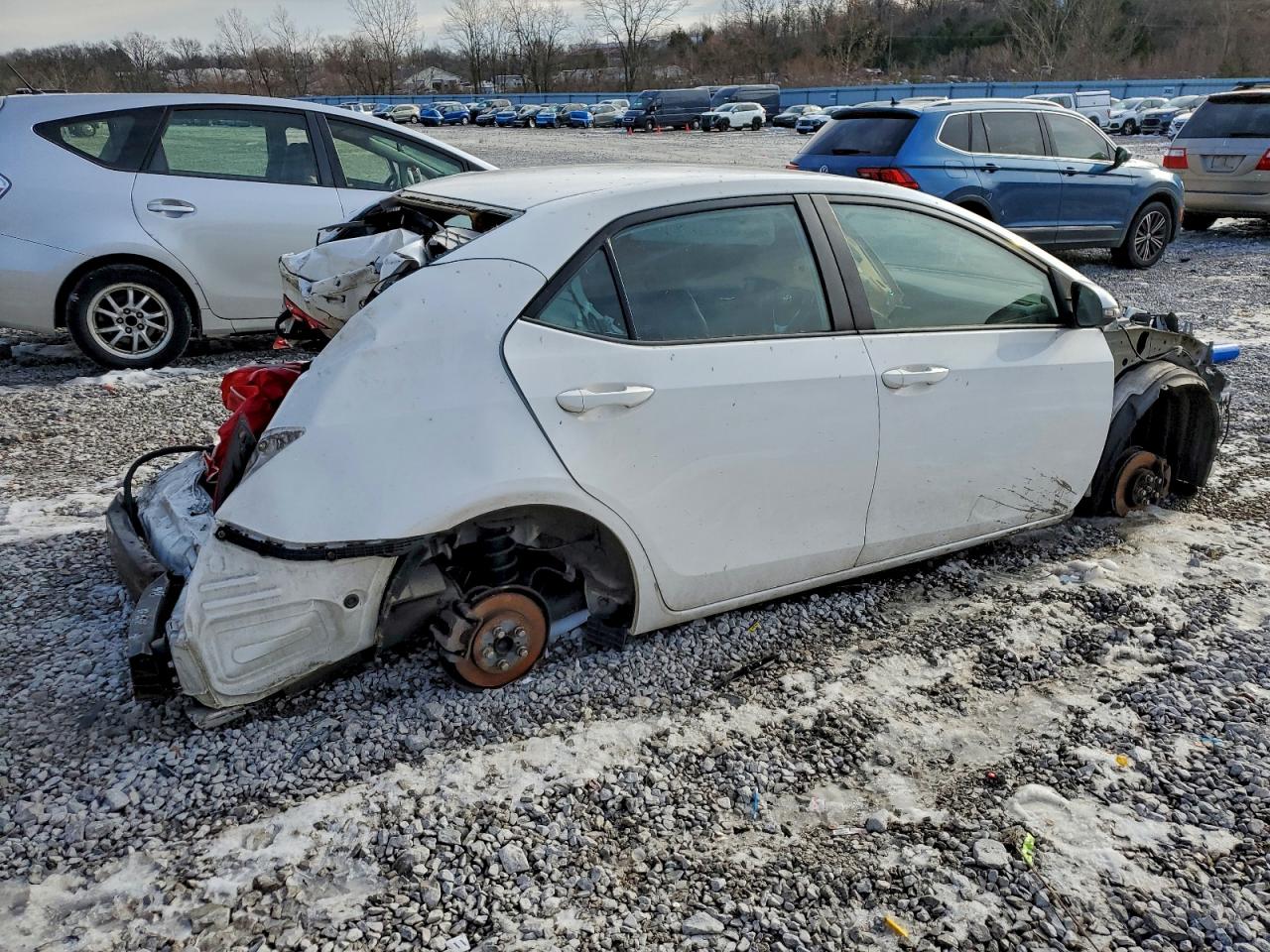 2017 TOYOTA COROLLA L photo 3