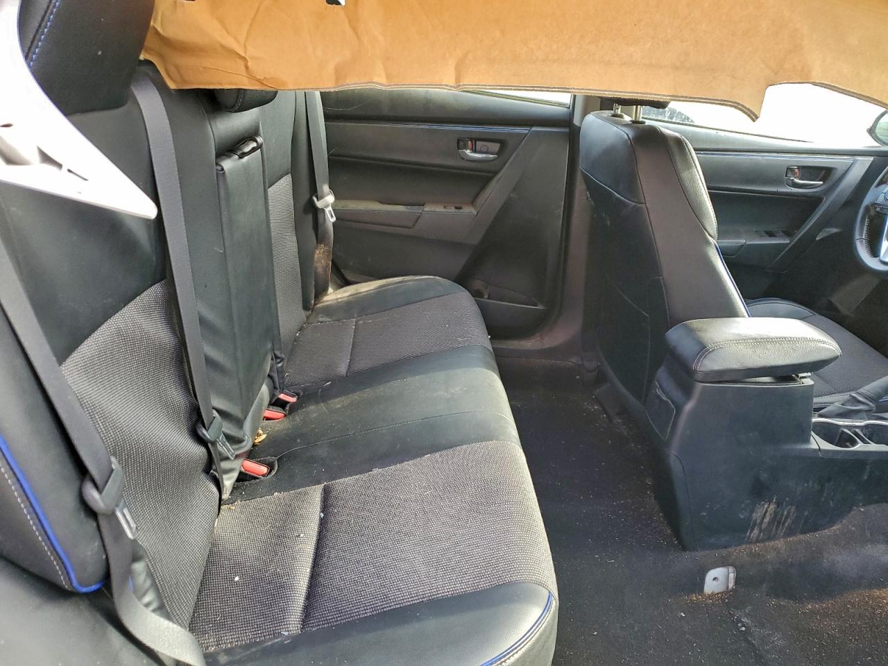 2017 TOYOTA COROLLA L photo 10