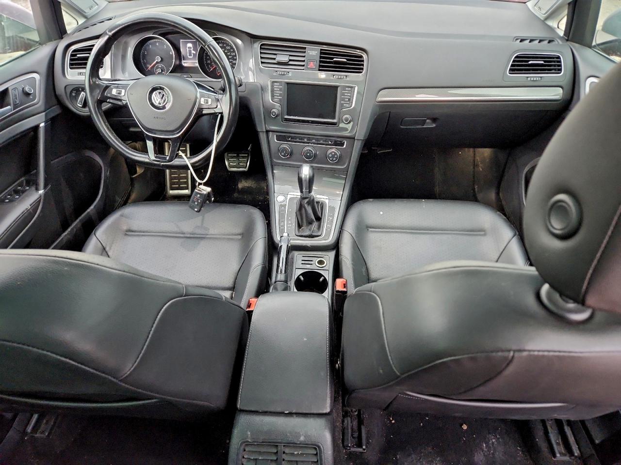 2017 VOLKSWAGEN GOLF ALLTRACK S photo 8
