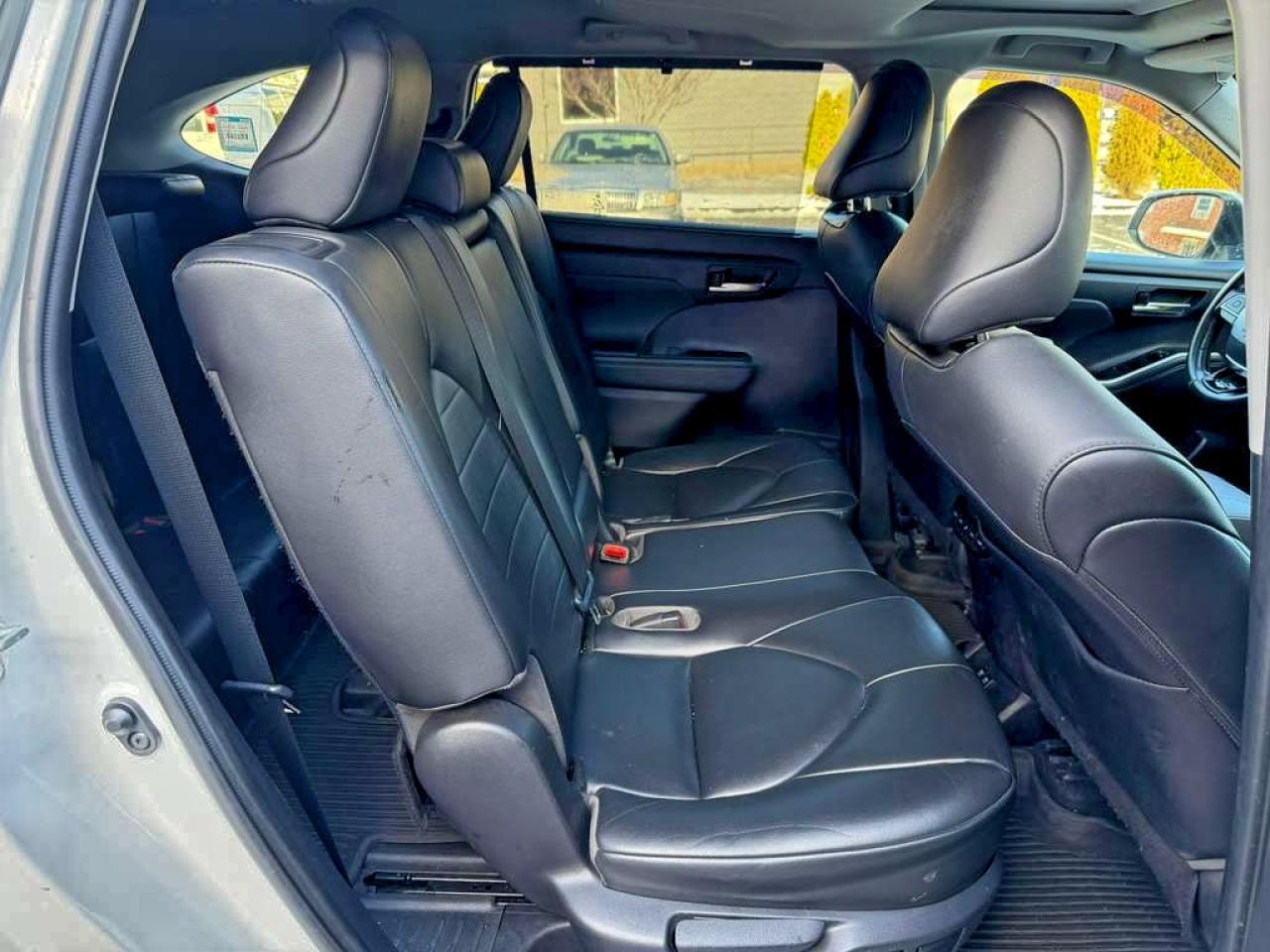 2021 TOYOTA HIGHLANDER XLE photo 15