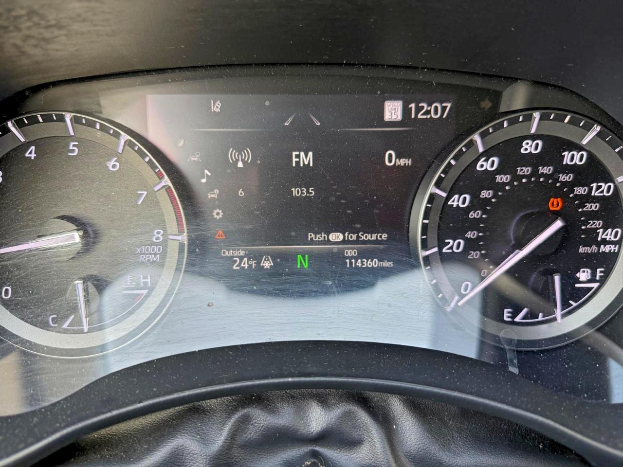 2021 TOYOTA HIGHLANDER XLE photo 25