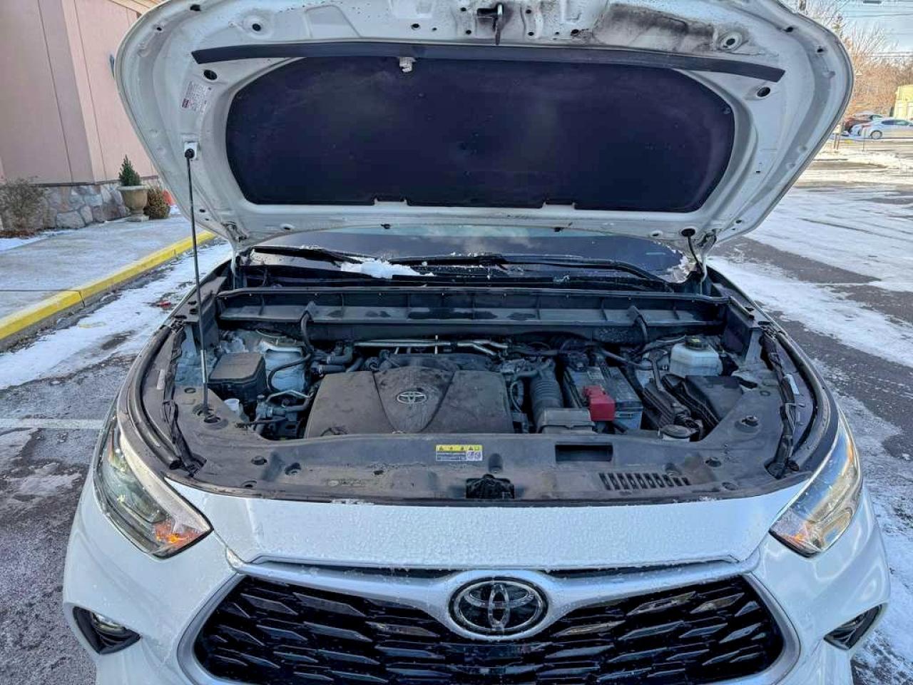 2021 TOYOTA HIGHLANDER XLE photo 21