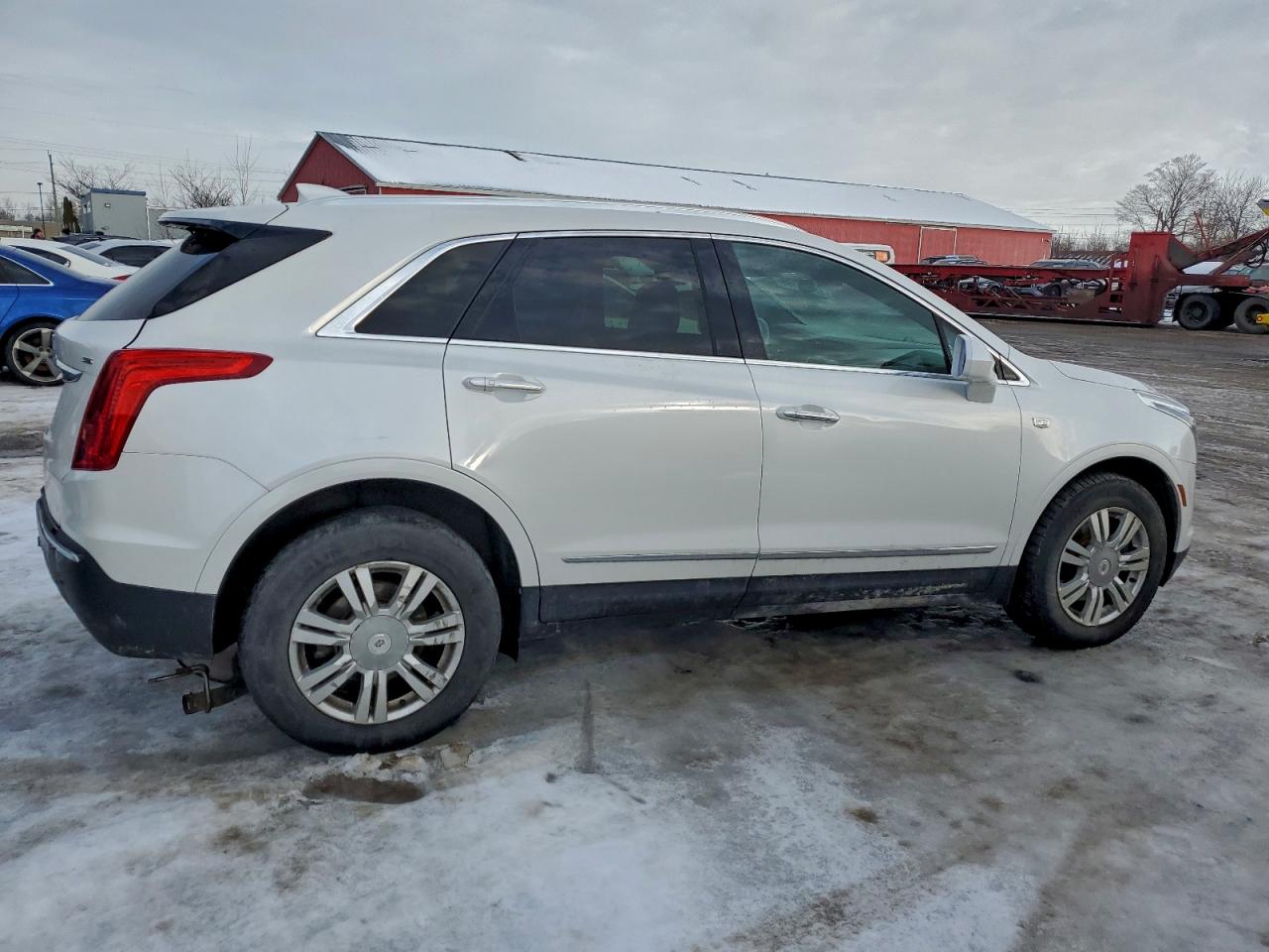 2017 CADILLAC XT5 LUXURY photo 3