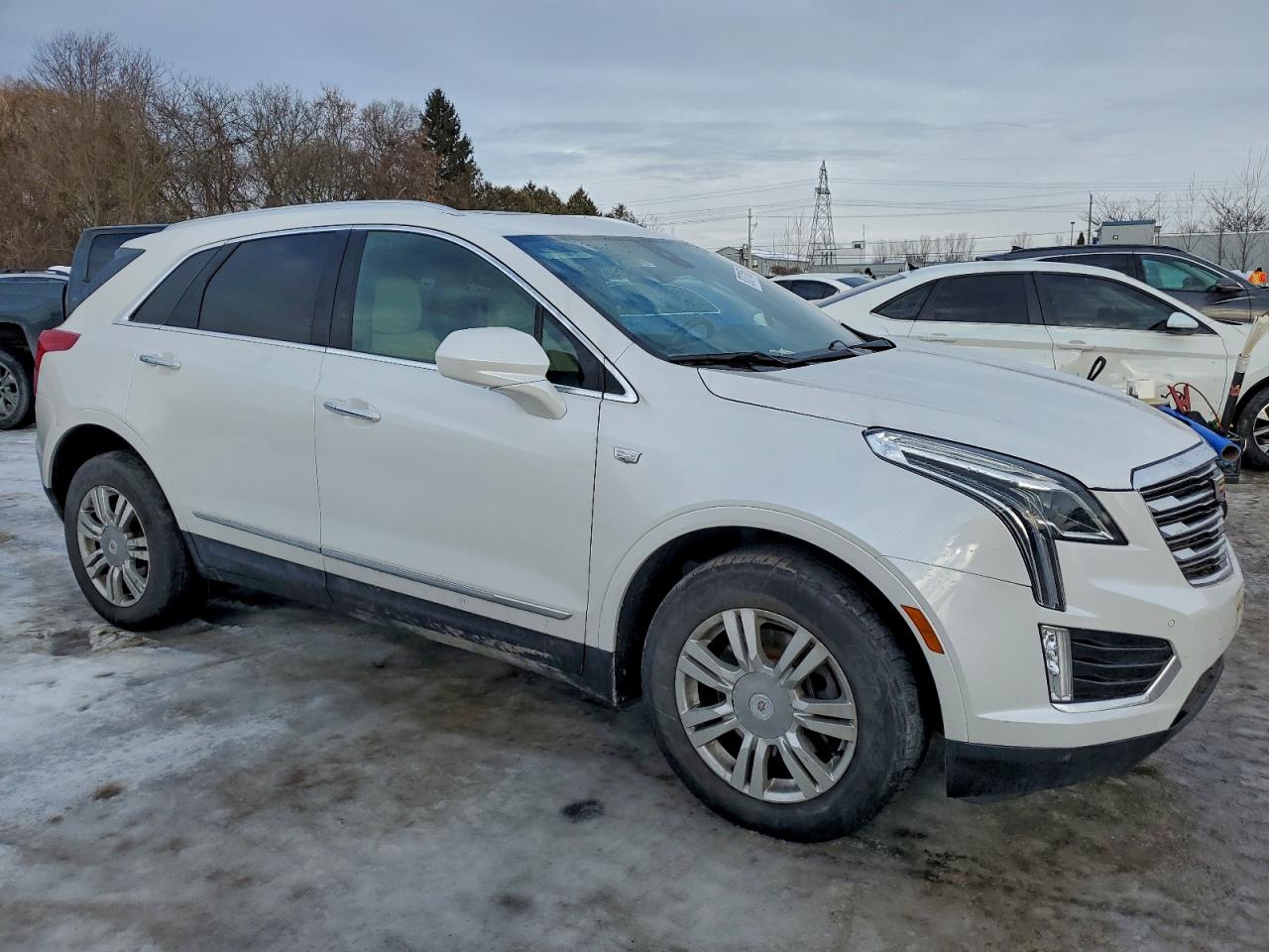 2017 CADILLAC XT5 LUXURY photo 4