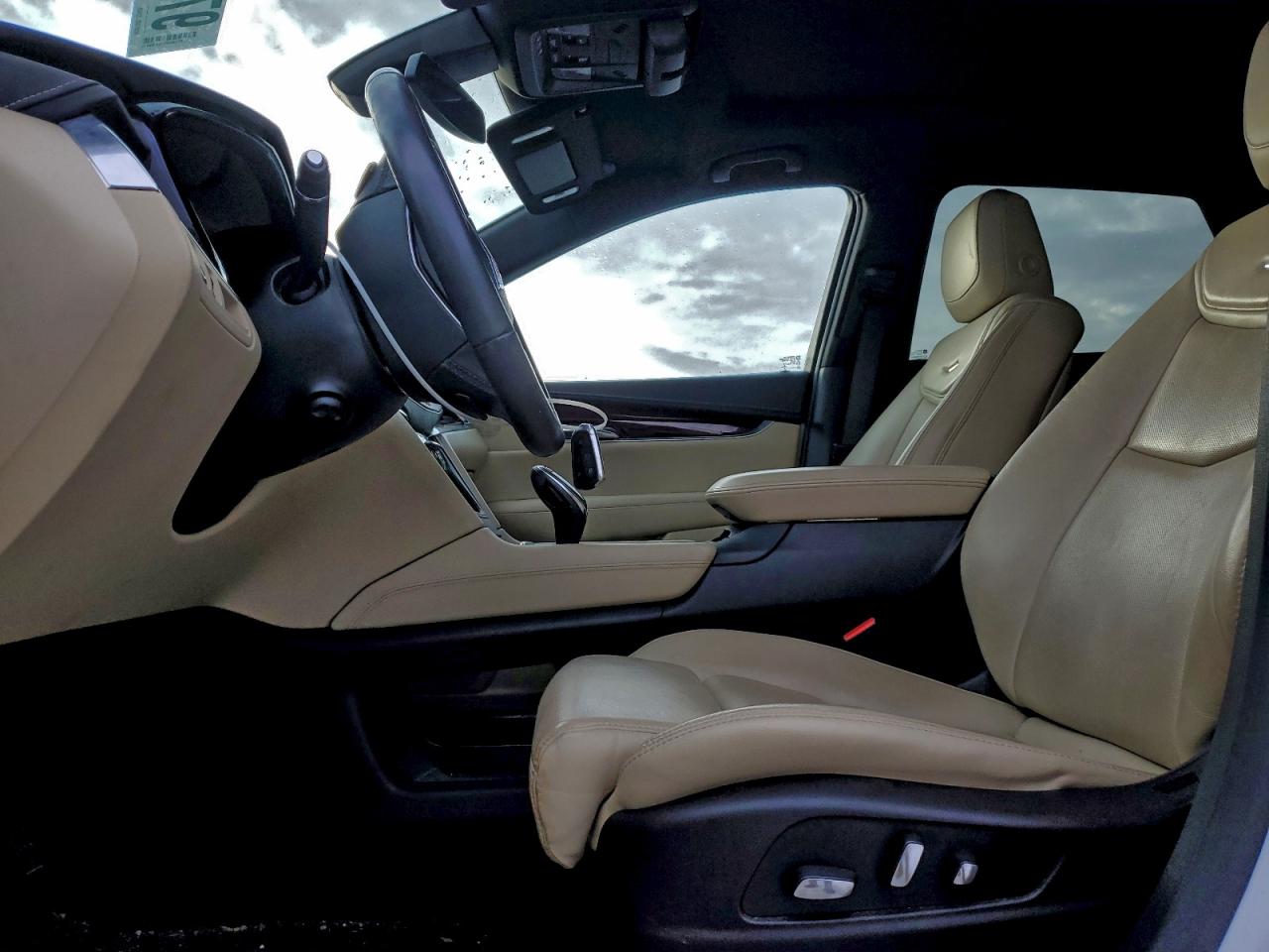 2017 CADILLAC XT5 LUXURY photo 7