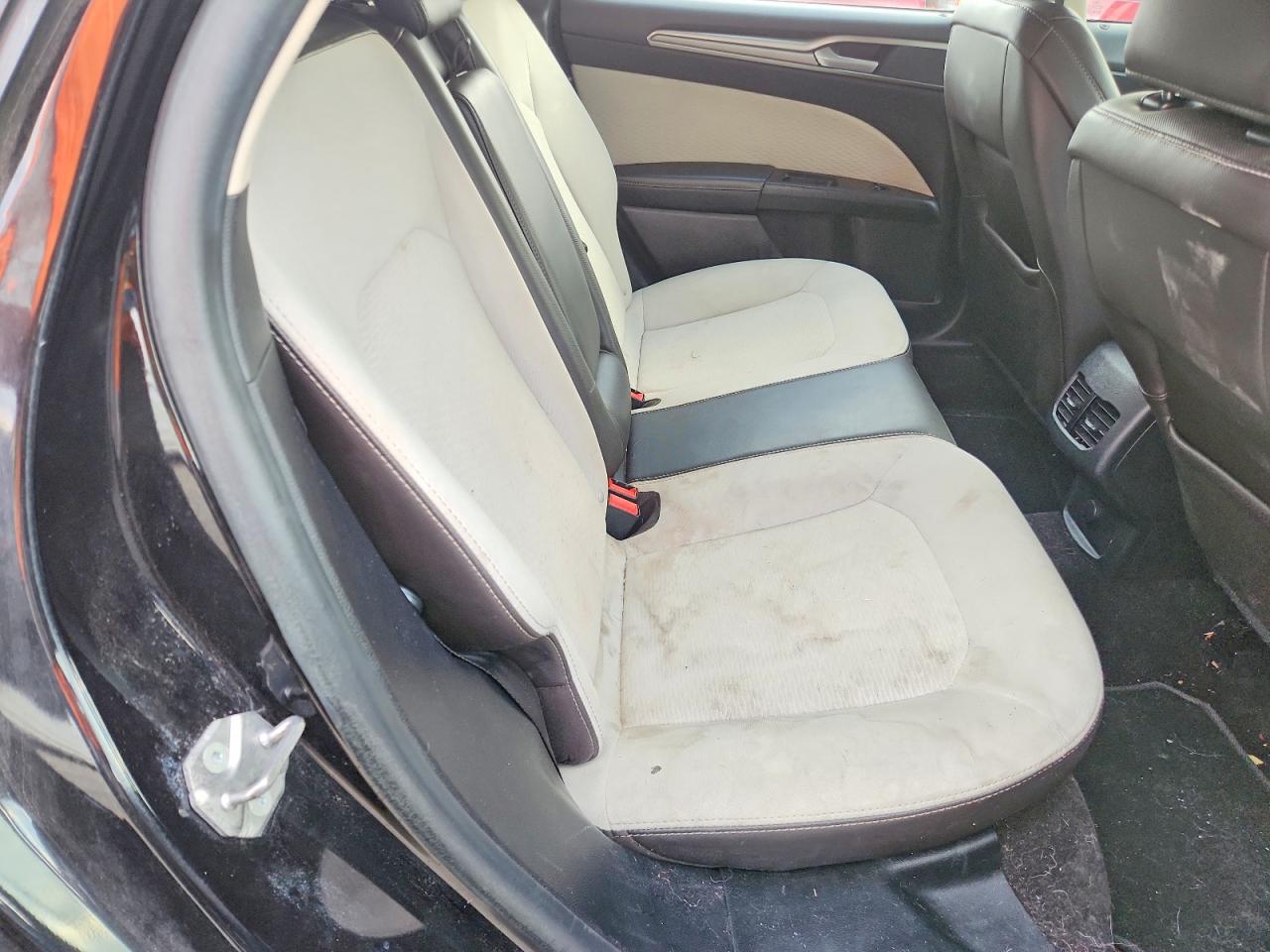 2019 FORD FUSION SE photo 19