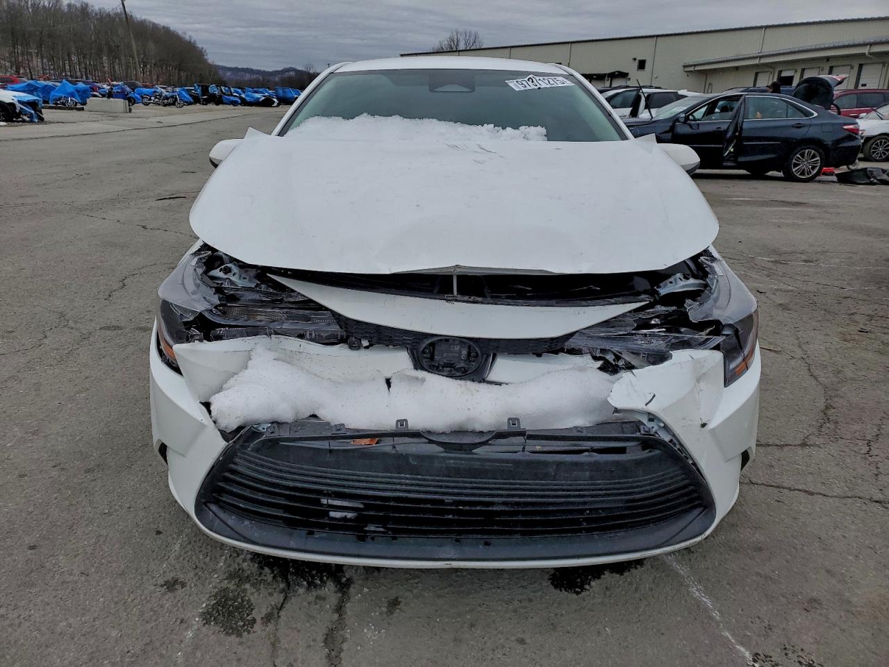 2025 TOYOTA COROLLA LE photo 13