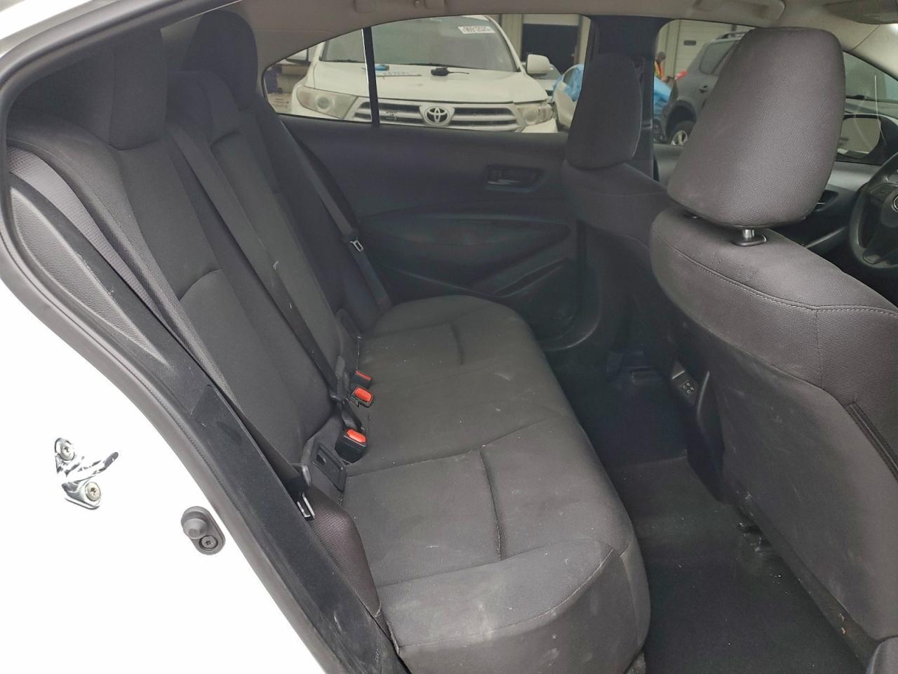 2025 TOYOTA COROLLA LE photo 28