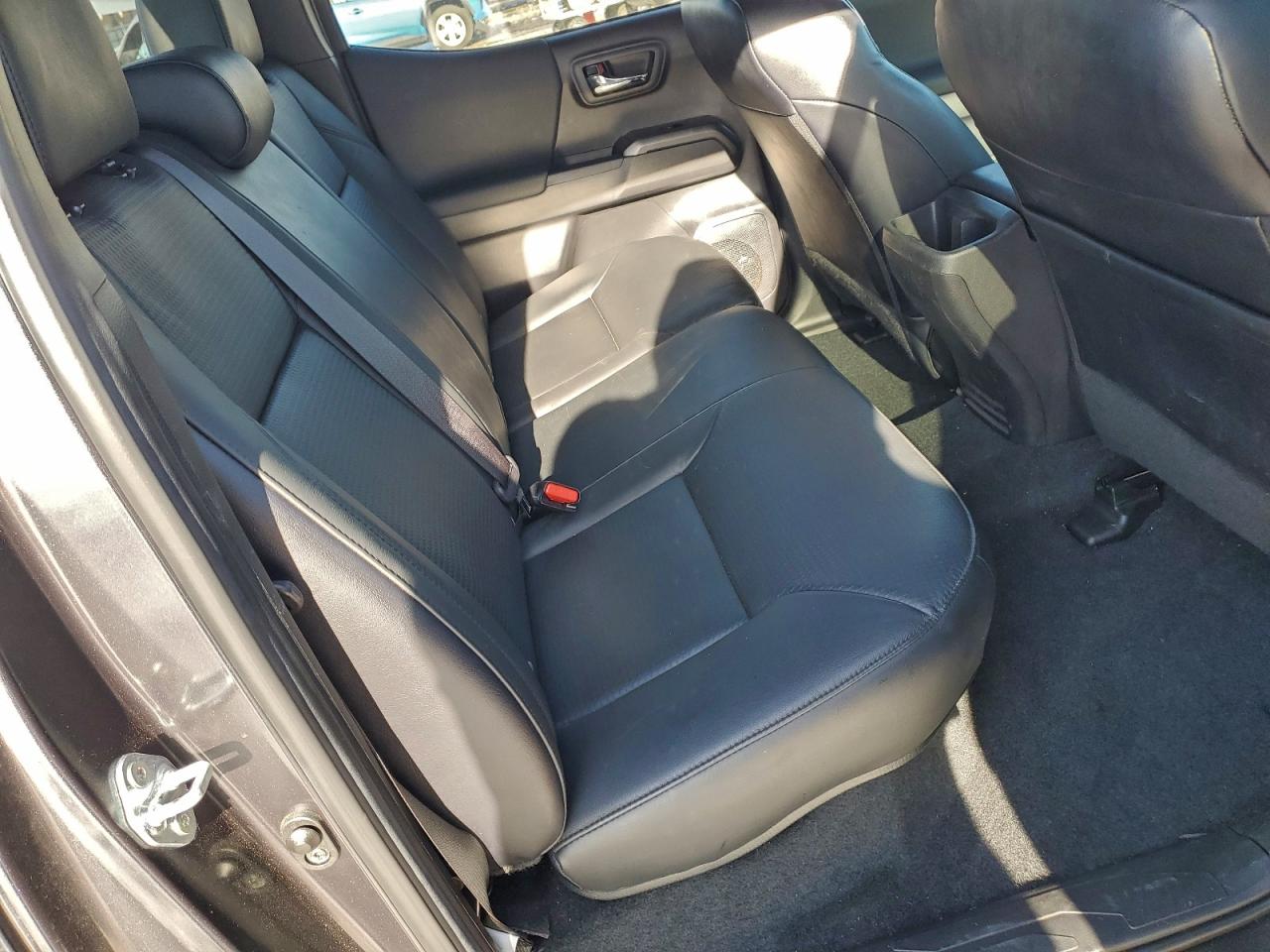 2022 TOYOTA TACOMA DOUBLE CAB photo 10