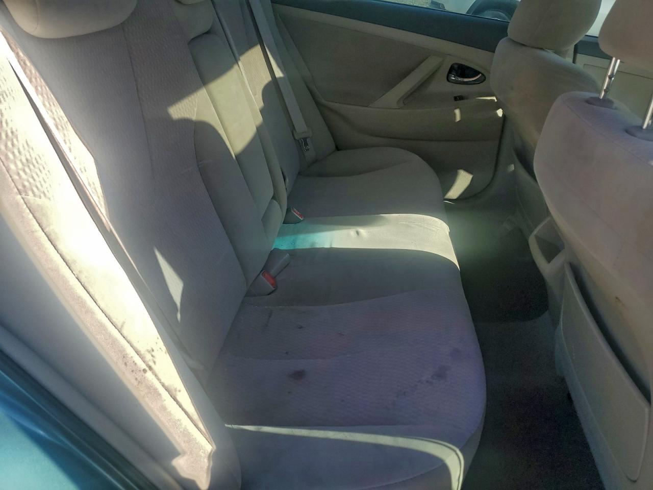 2010 TOYOTA CAMRY BASE photo 19