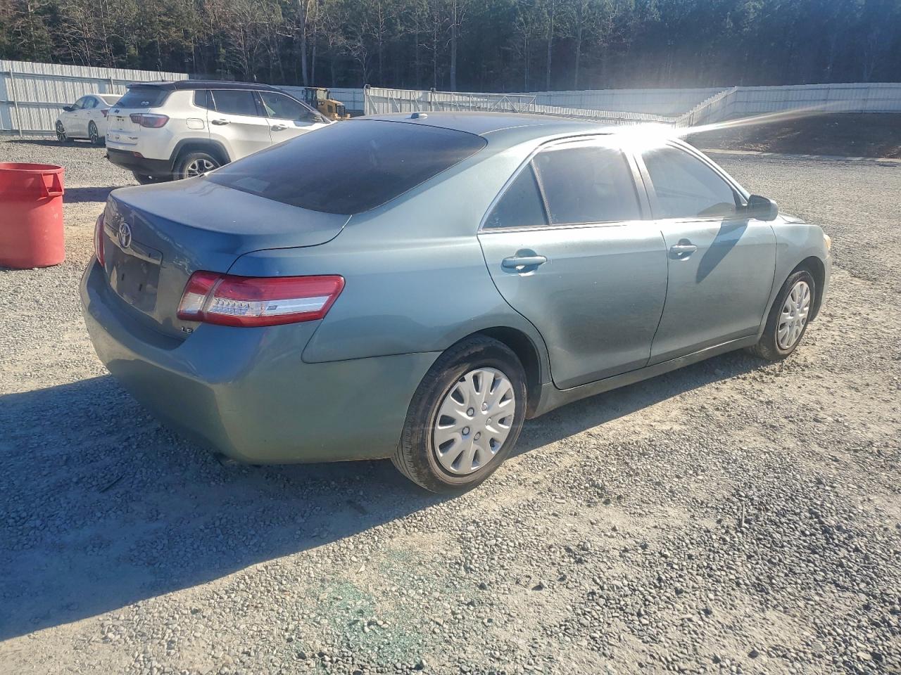 2010 TOYOTA CAMRY BASE photo 5