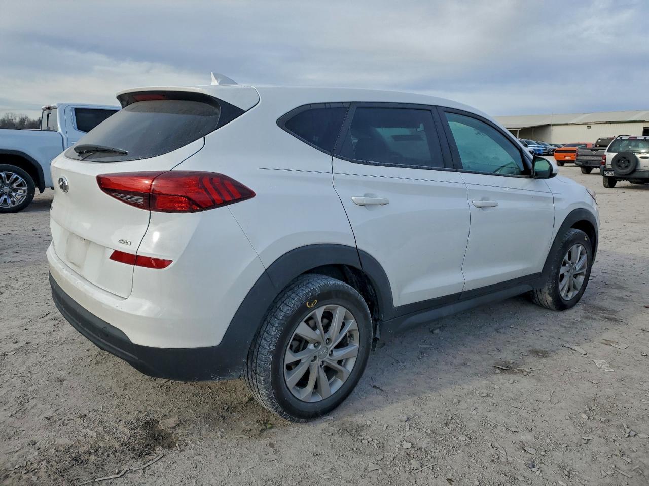 2020 HYUNDAI TUCSON SE photo 5