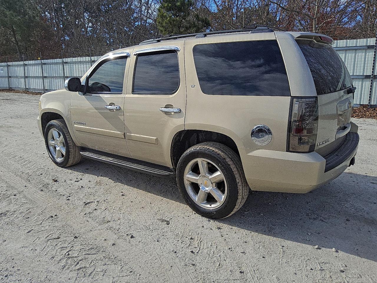 2008 CHEVROLET TAHOE C1500 photo 2