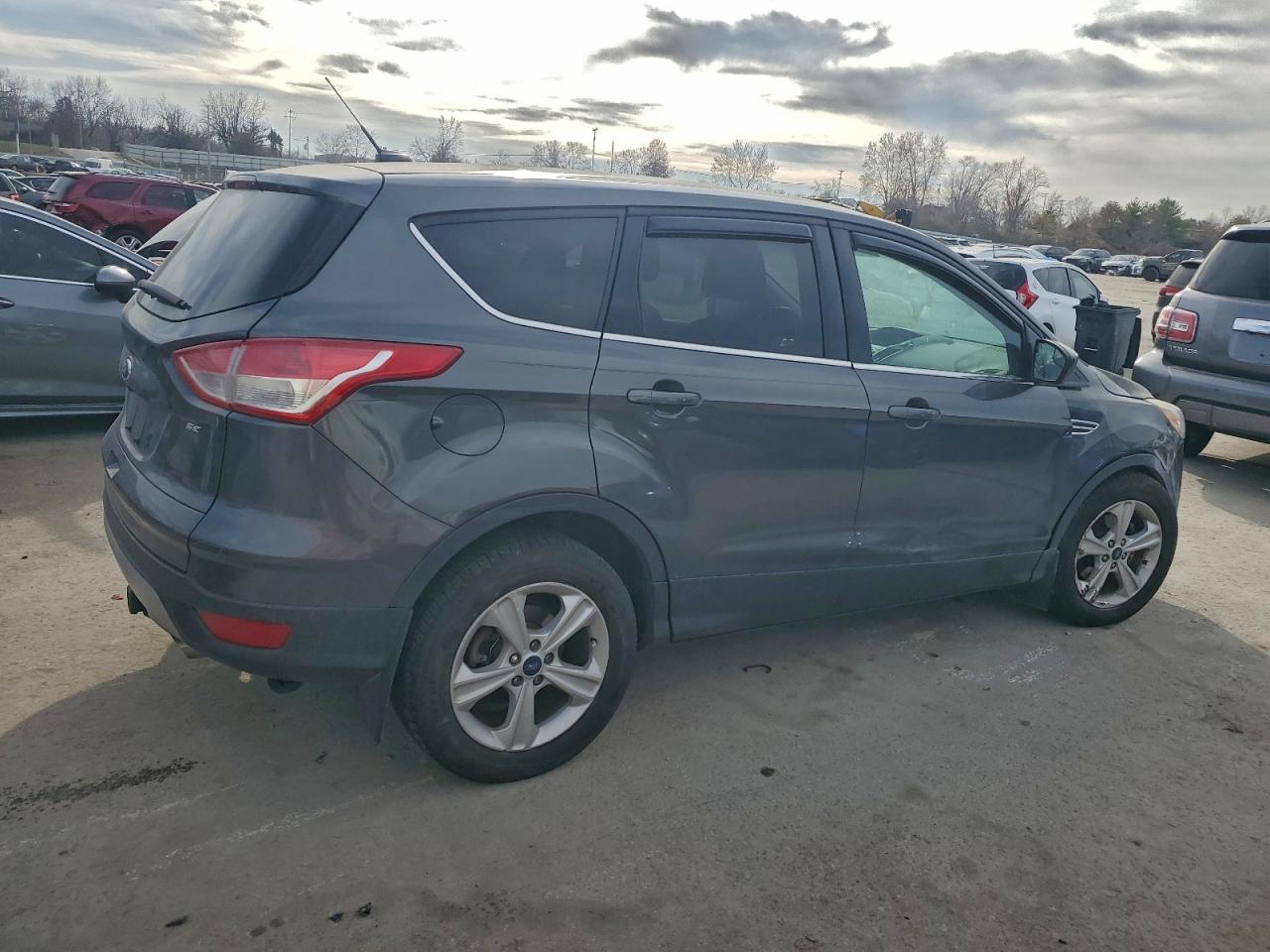 2016 FORD ESCAPE SE photo 3