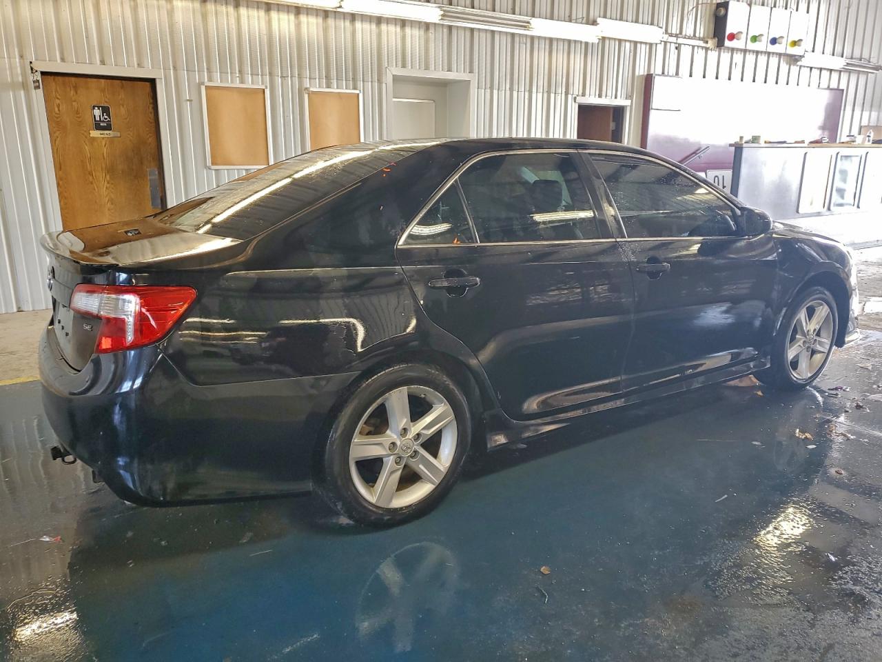 2014 TOYOTA CAMRY L photo 7