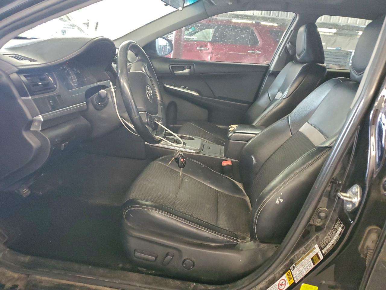 2014 TOYOTA CAMRY L photo 19
