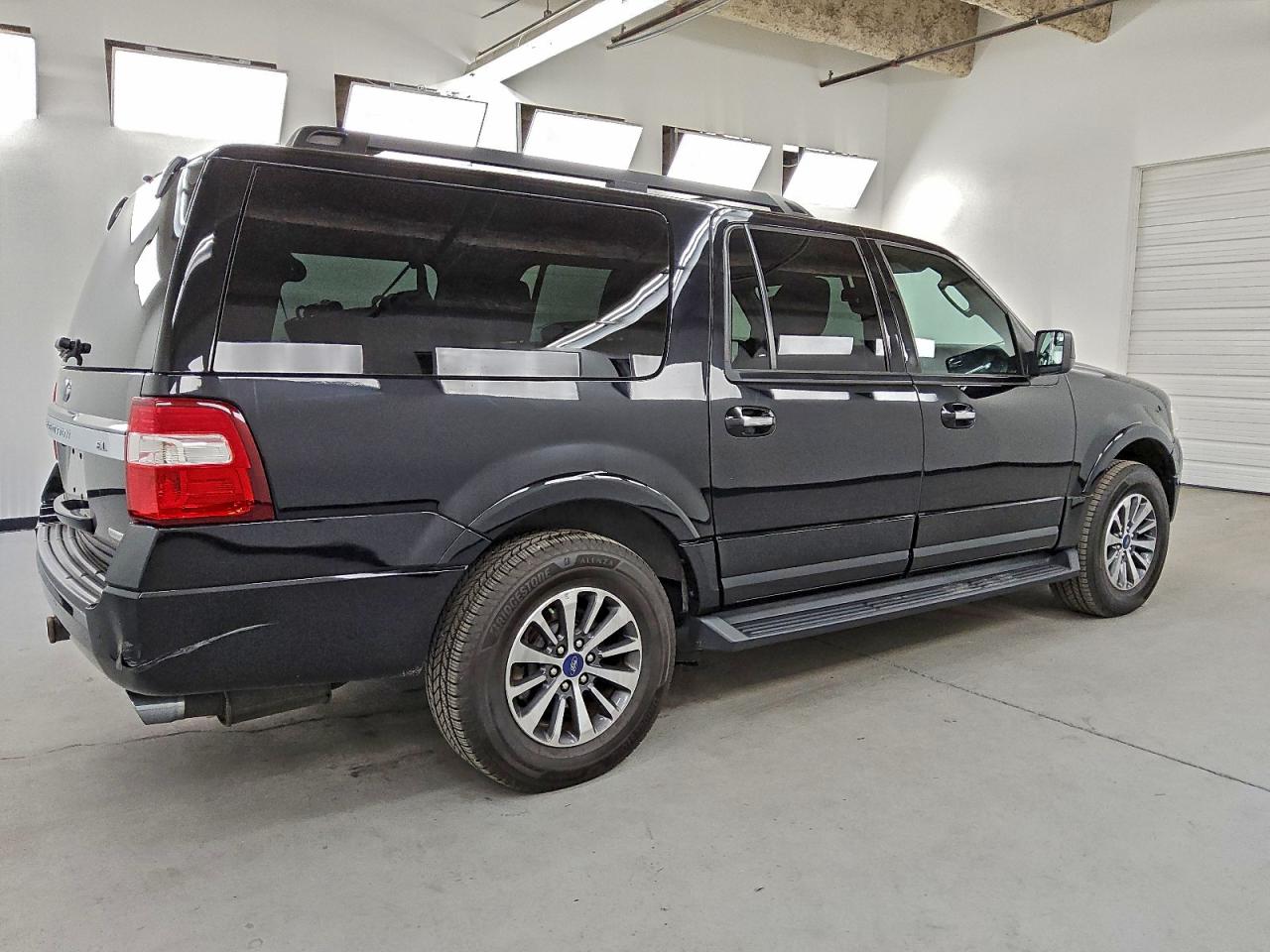 2017 FORD EXPEDITION EL XLT photo 3