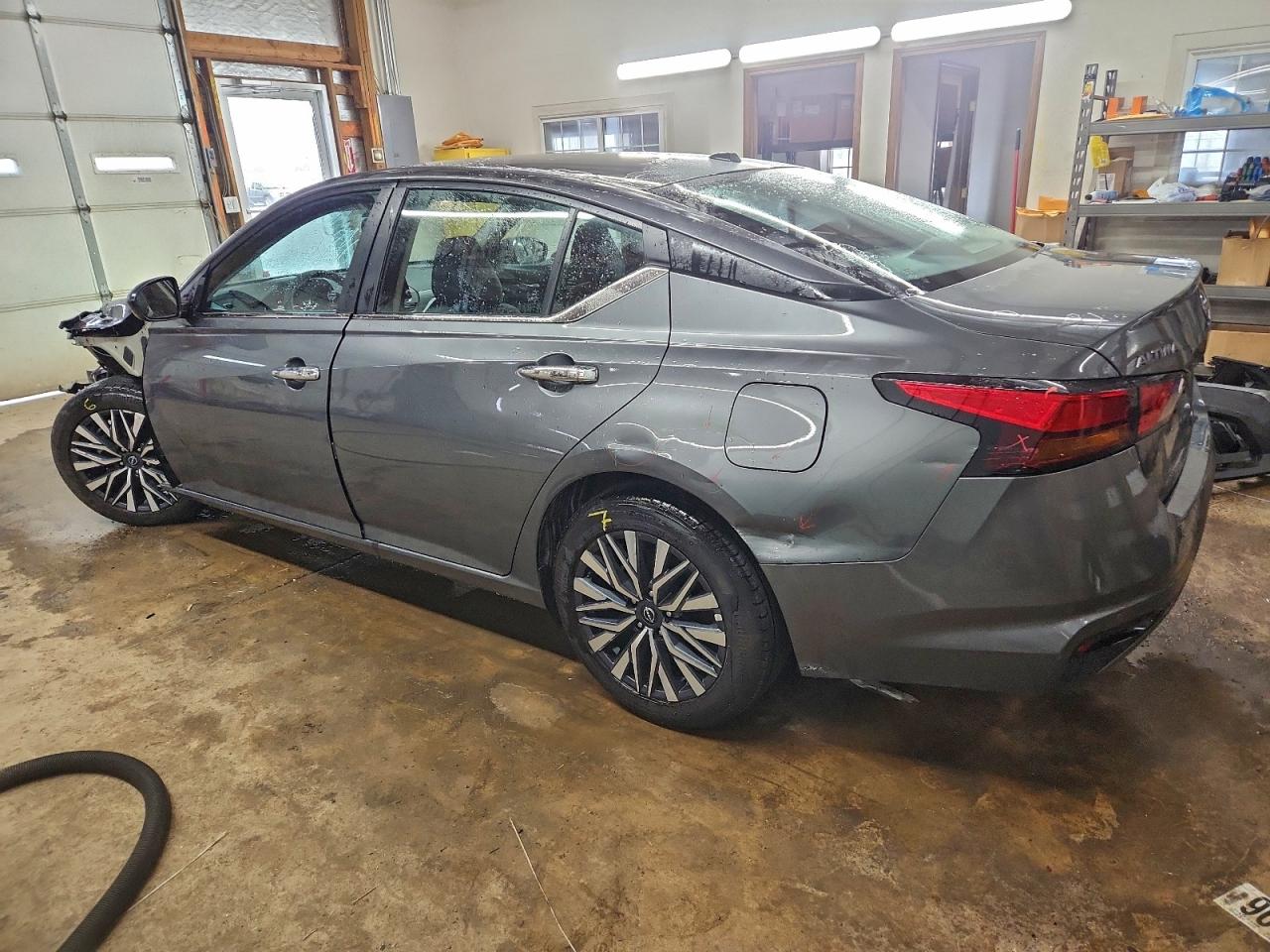 2025 NISSAN ALTIMA SV photo 2