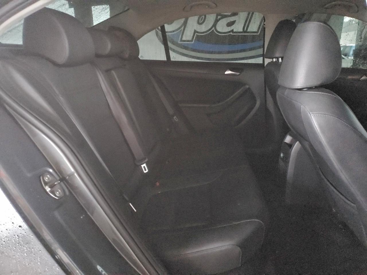 2012 VOLKSWAGEN JETTA SE photo 28