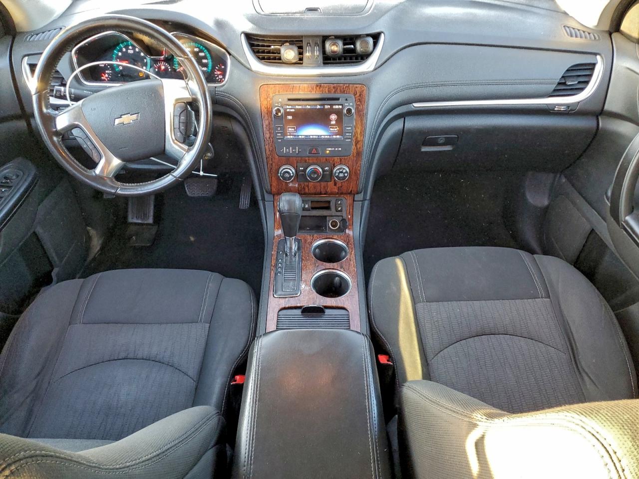 2014 CHEVROLET TRAVERSE LT photo 8