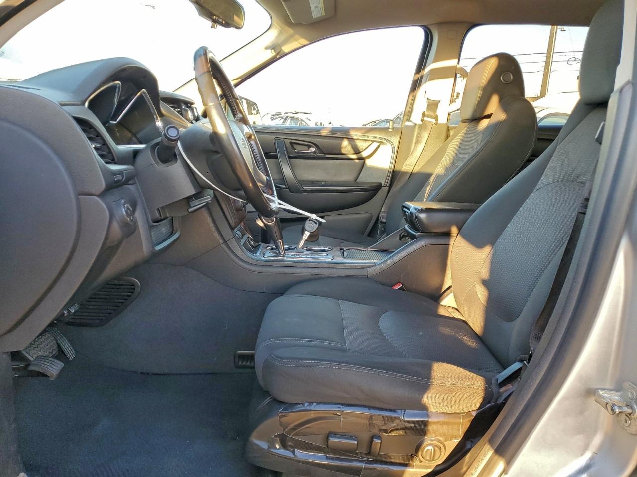 2014 CHEVROLET TRAVERSE LT photo 7