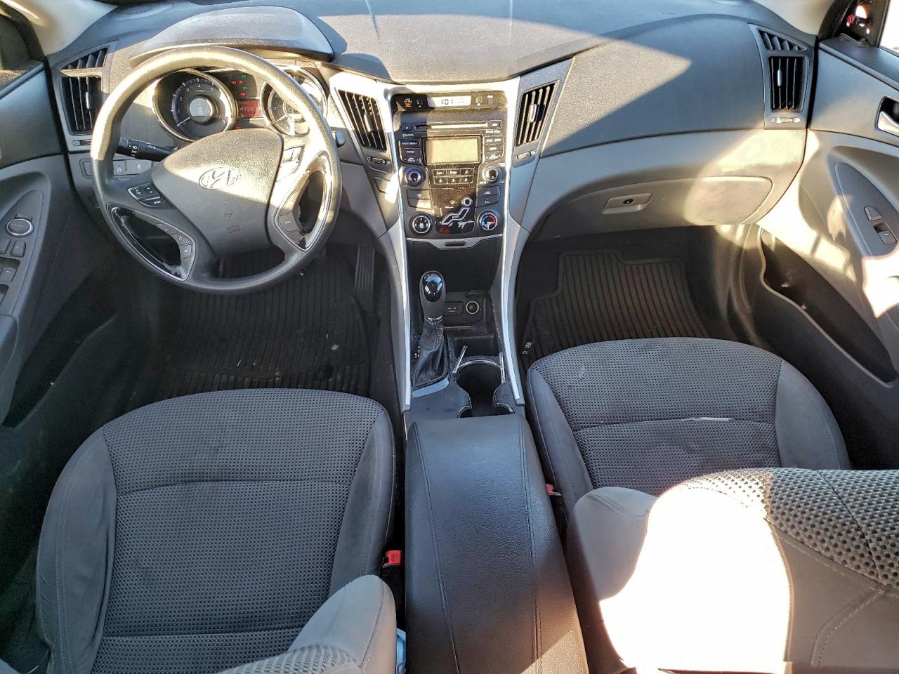 2012 HYUNDAI SONATA GLS photo 22