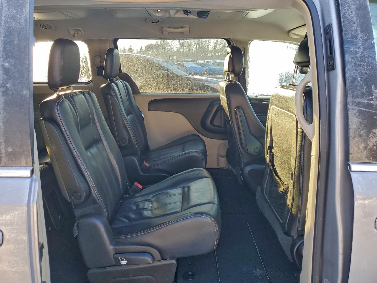 2013 CHRYSLER TOWN & COUNTRY TOURING photo 11