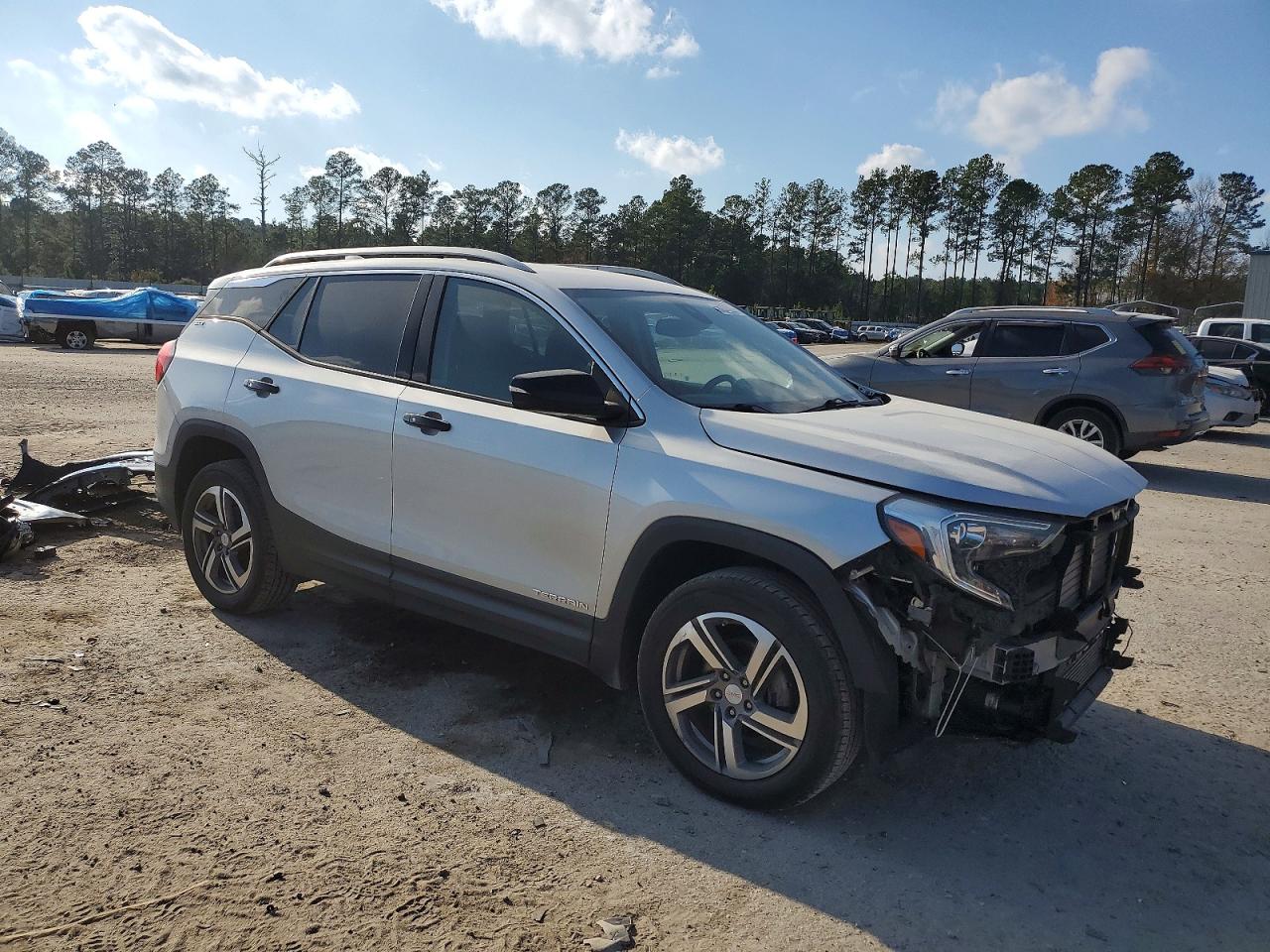 2019 GMC TERRAIN SLT photo 10