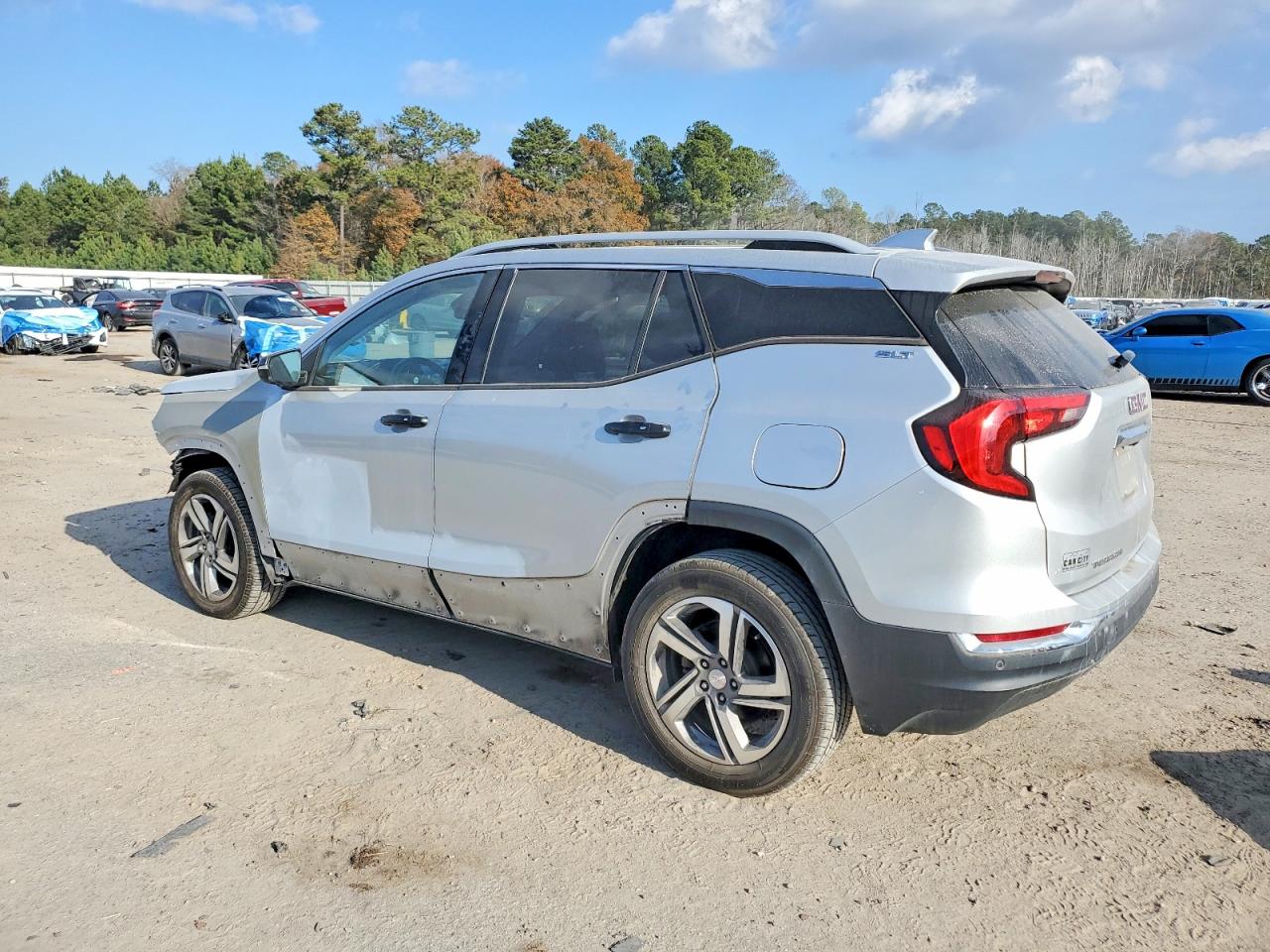 2019 GMC TERRAIN SLT photo 4