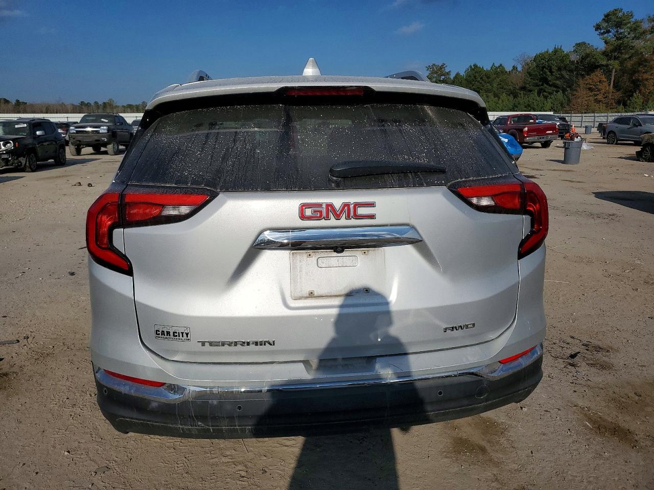2019 GMC TERRAIN SLT photo 16