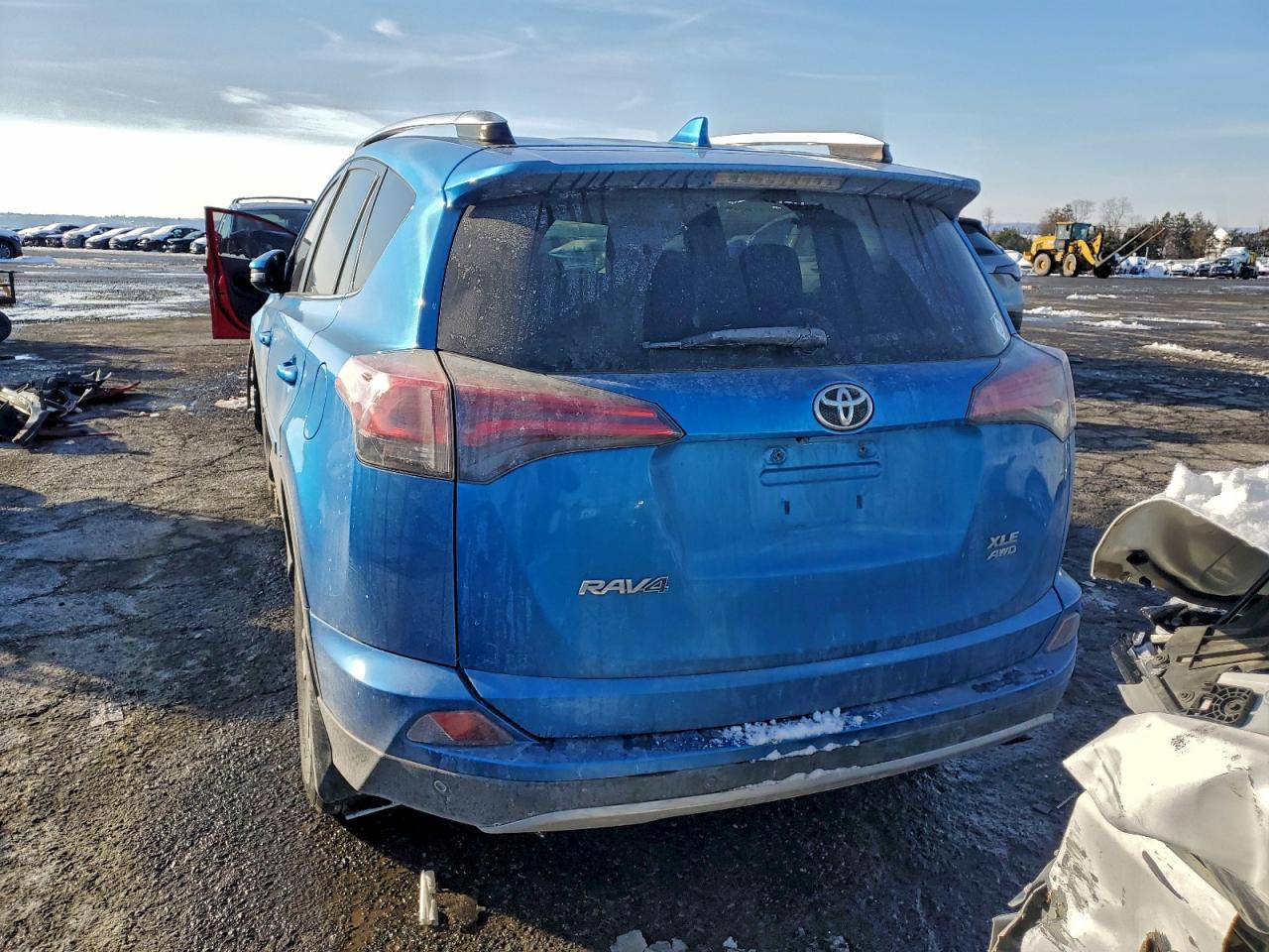 2016 TOYOTA RAV4 XLE photo 11