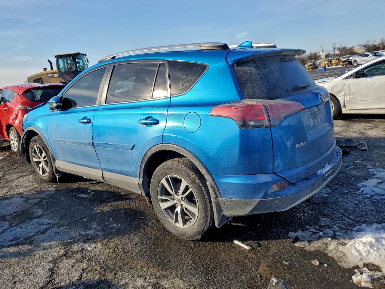 2016 TOYOTA RAV4 XLE photo 3