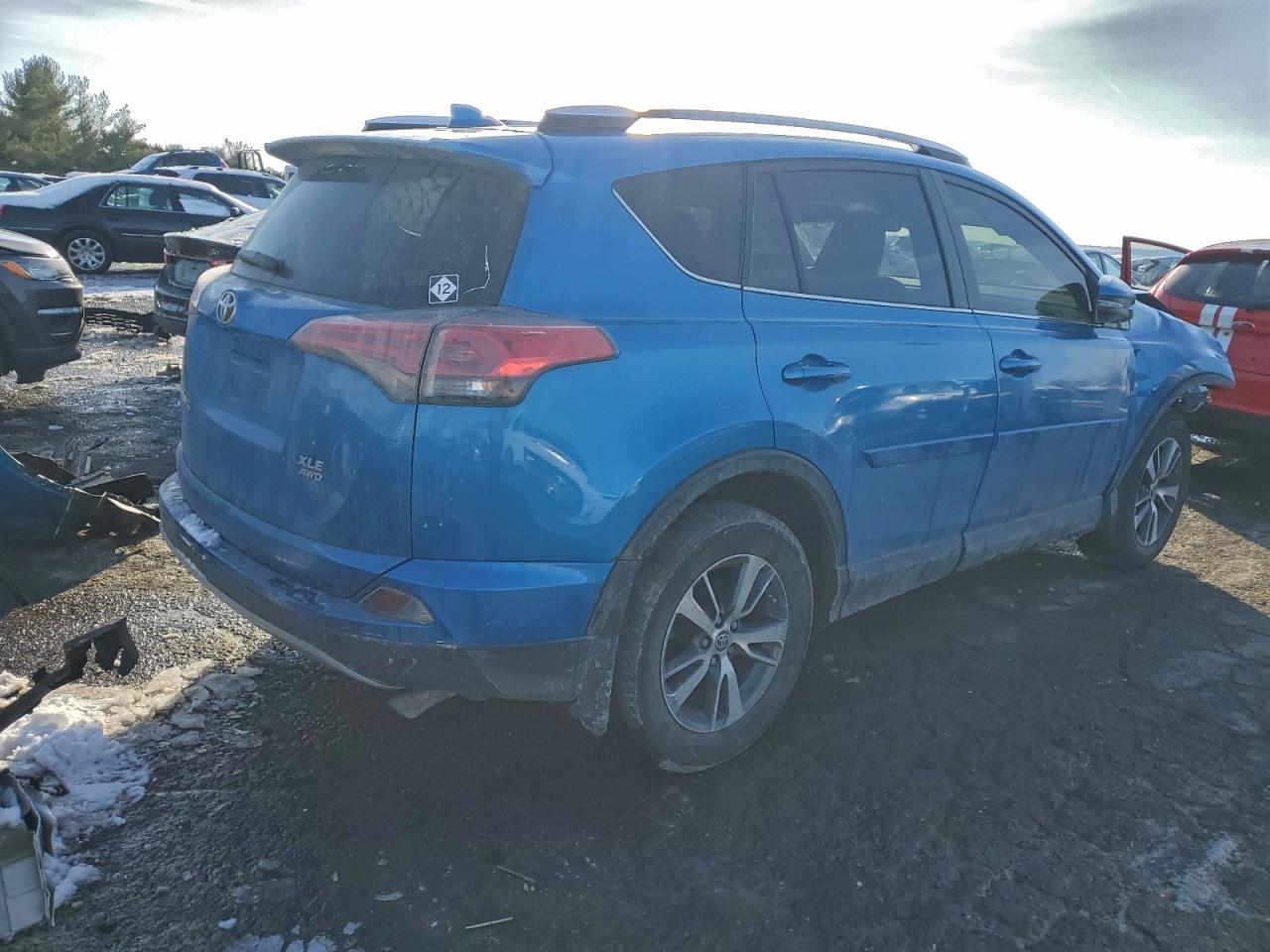 2016 TOYOTA RAV4 XLE photo 5