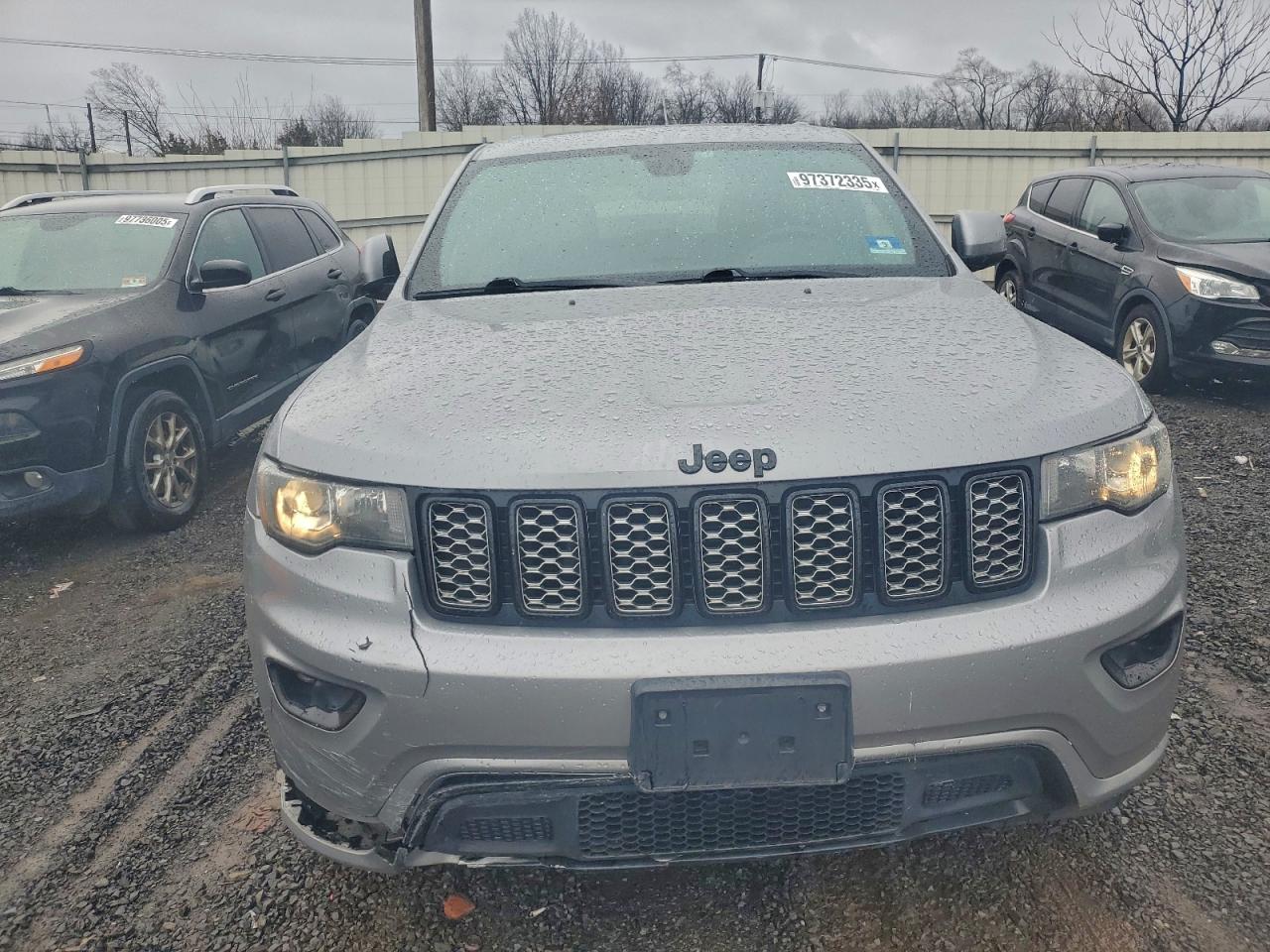 2020 JEEP GRAND CHEROKEE LAREDO photo 5