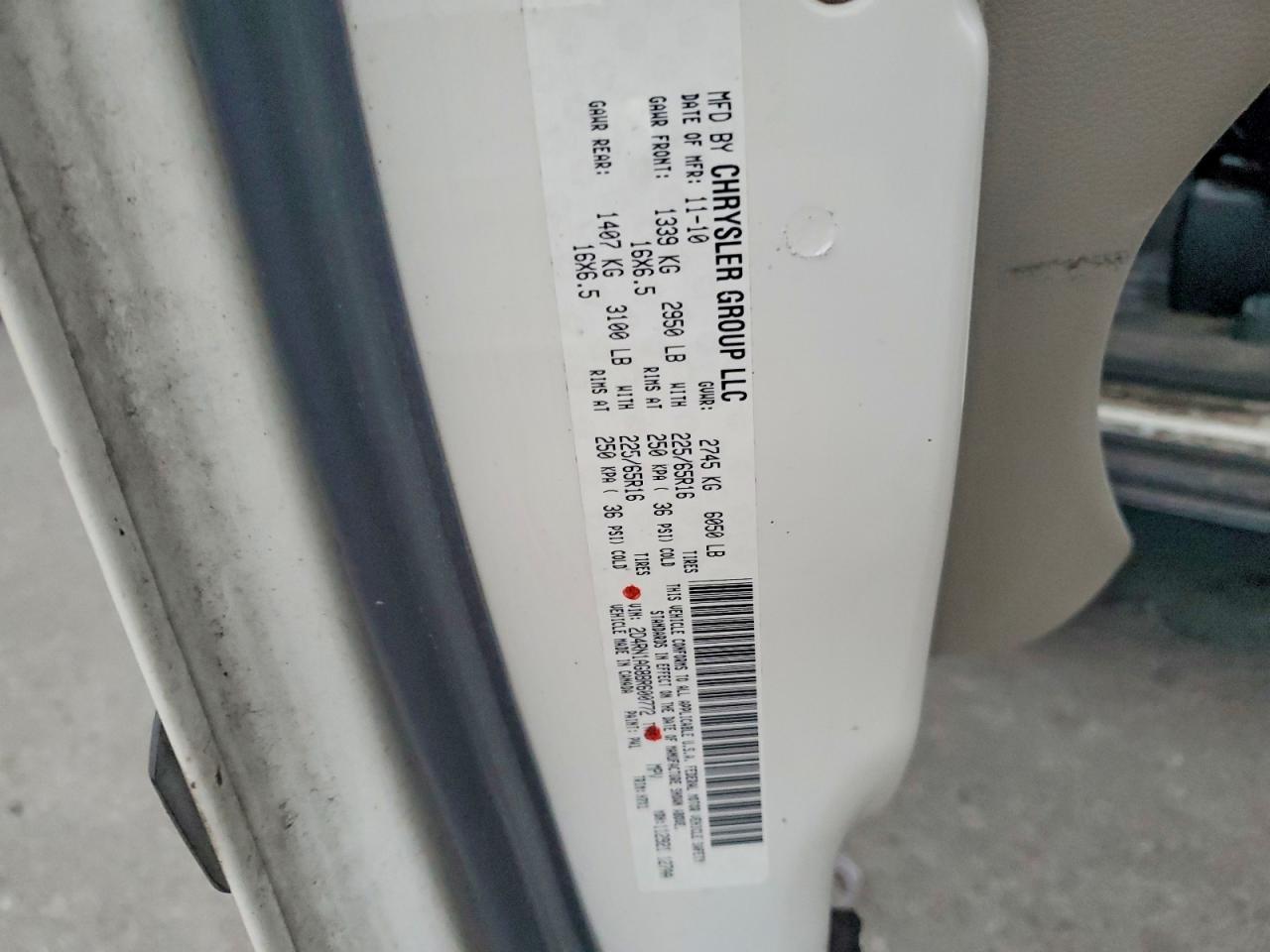 2011 DODGE GRAND CARAVAN C/V photo 25