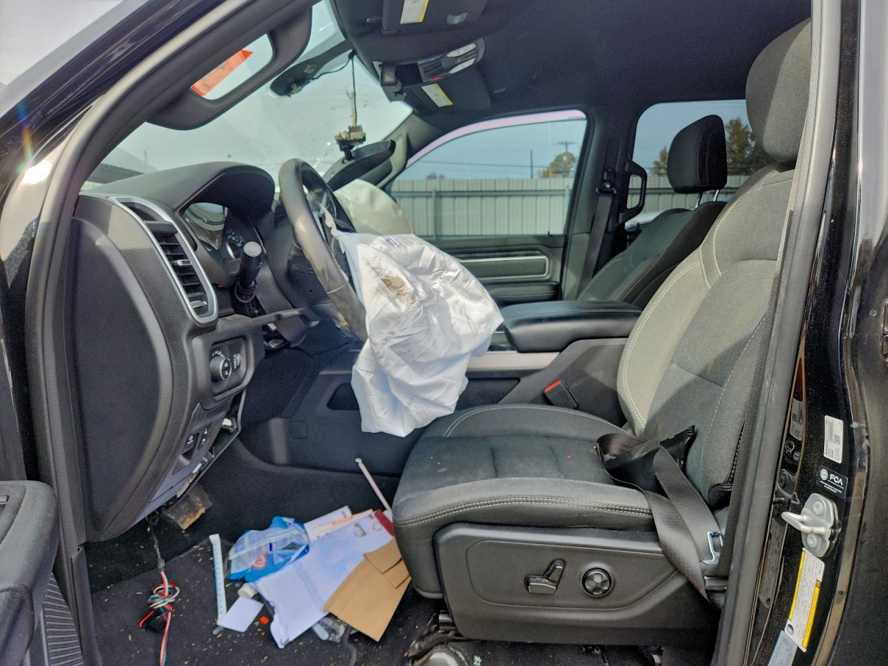 2021 RAM 1500 photo 19