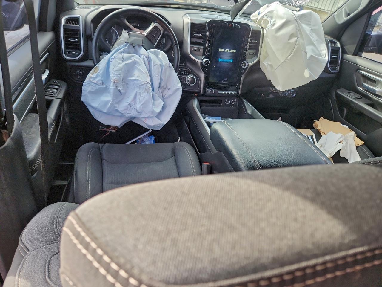2021 RAM 1500 photo 22