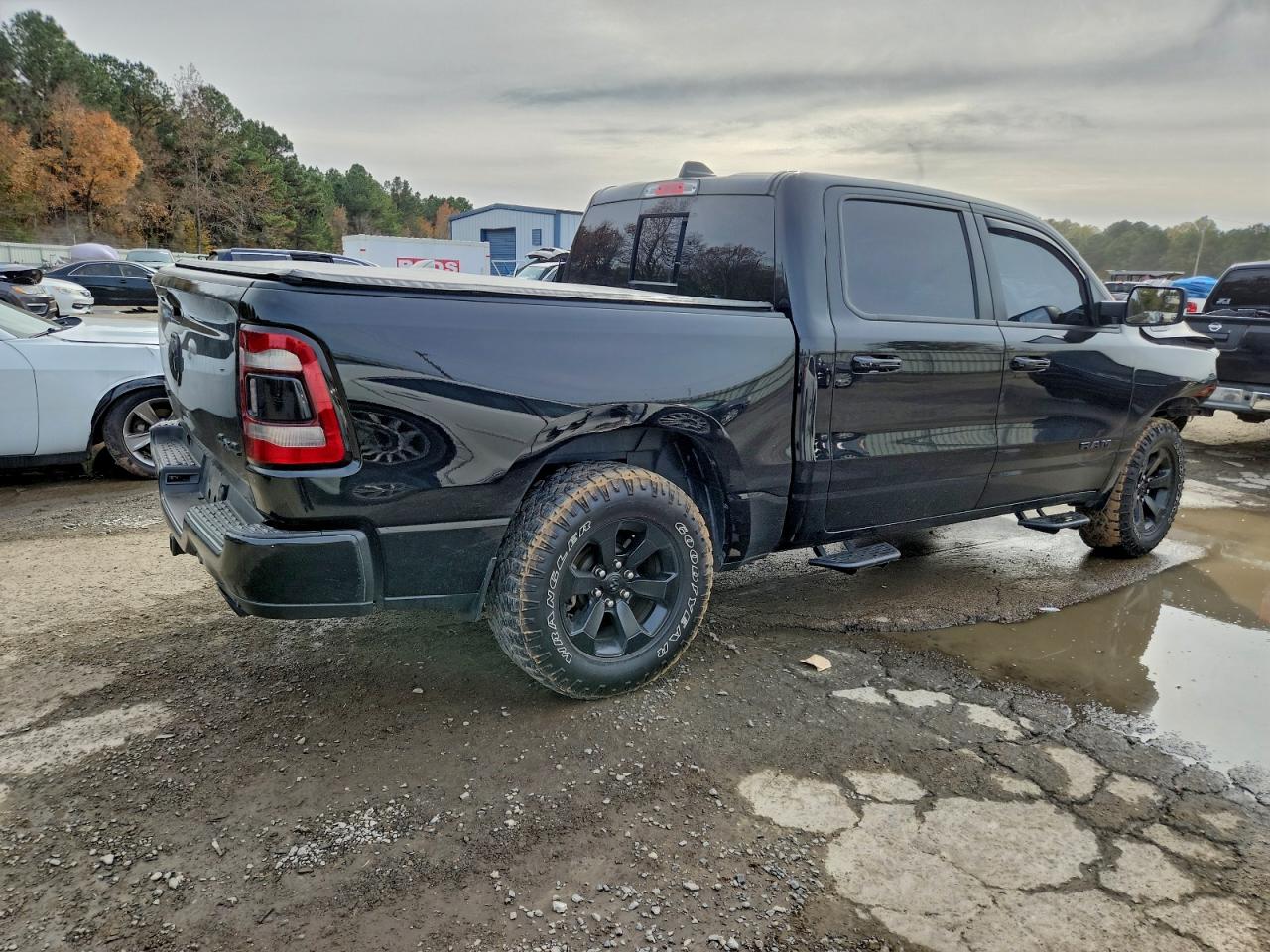 2021 RAM 1500 photo 7