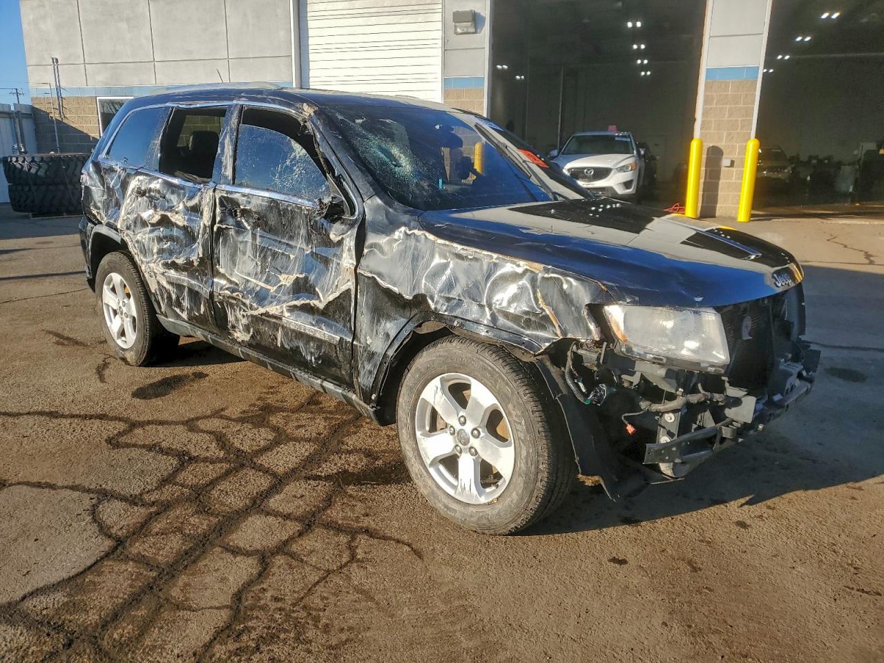 2012 JEEP GRAND CHEROKEE LAREDO photo 4