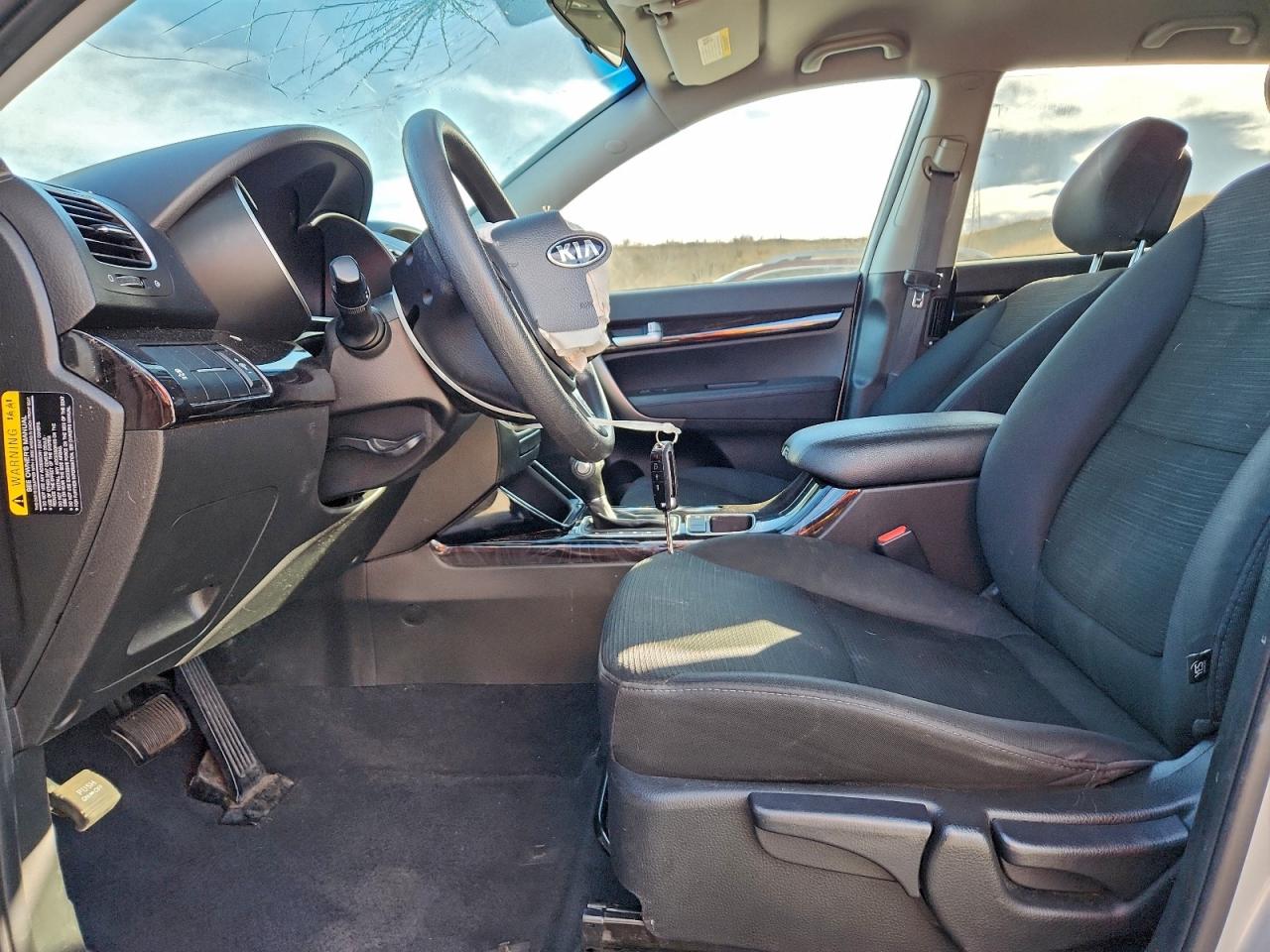 2015 KIA SORENTO LX photo 13