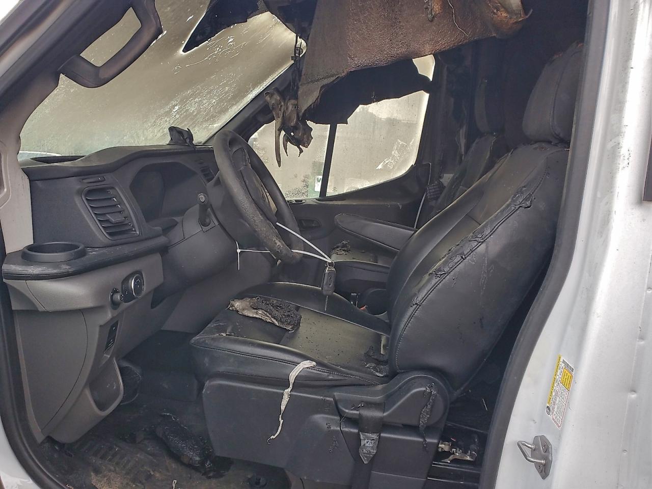2025 FORD TRANSIT T-250 photo 13